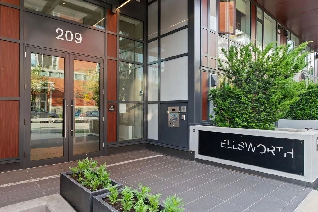 306 209 E 7th Avenue