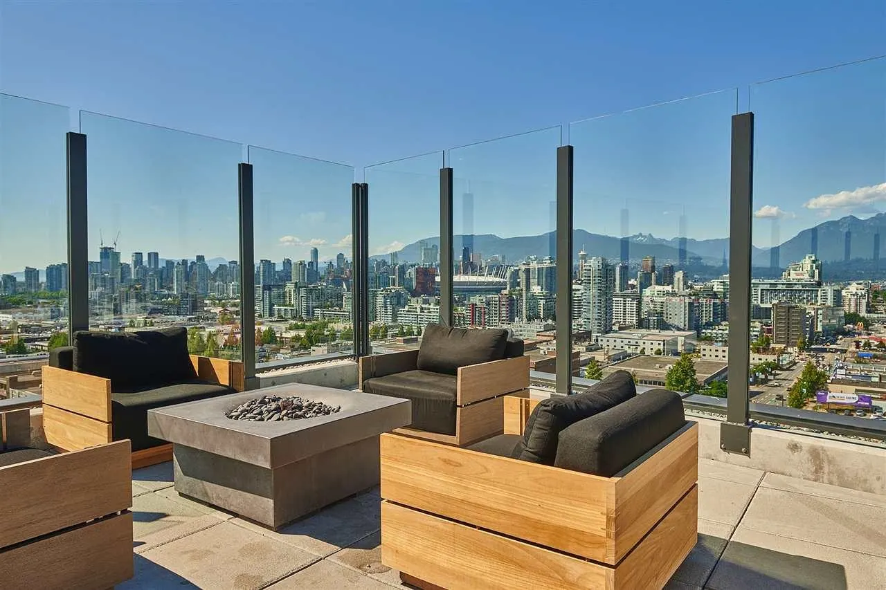 306 209 E 7th Avenue