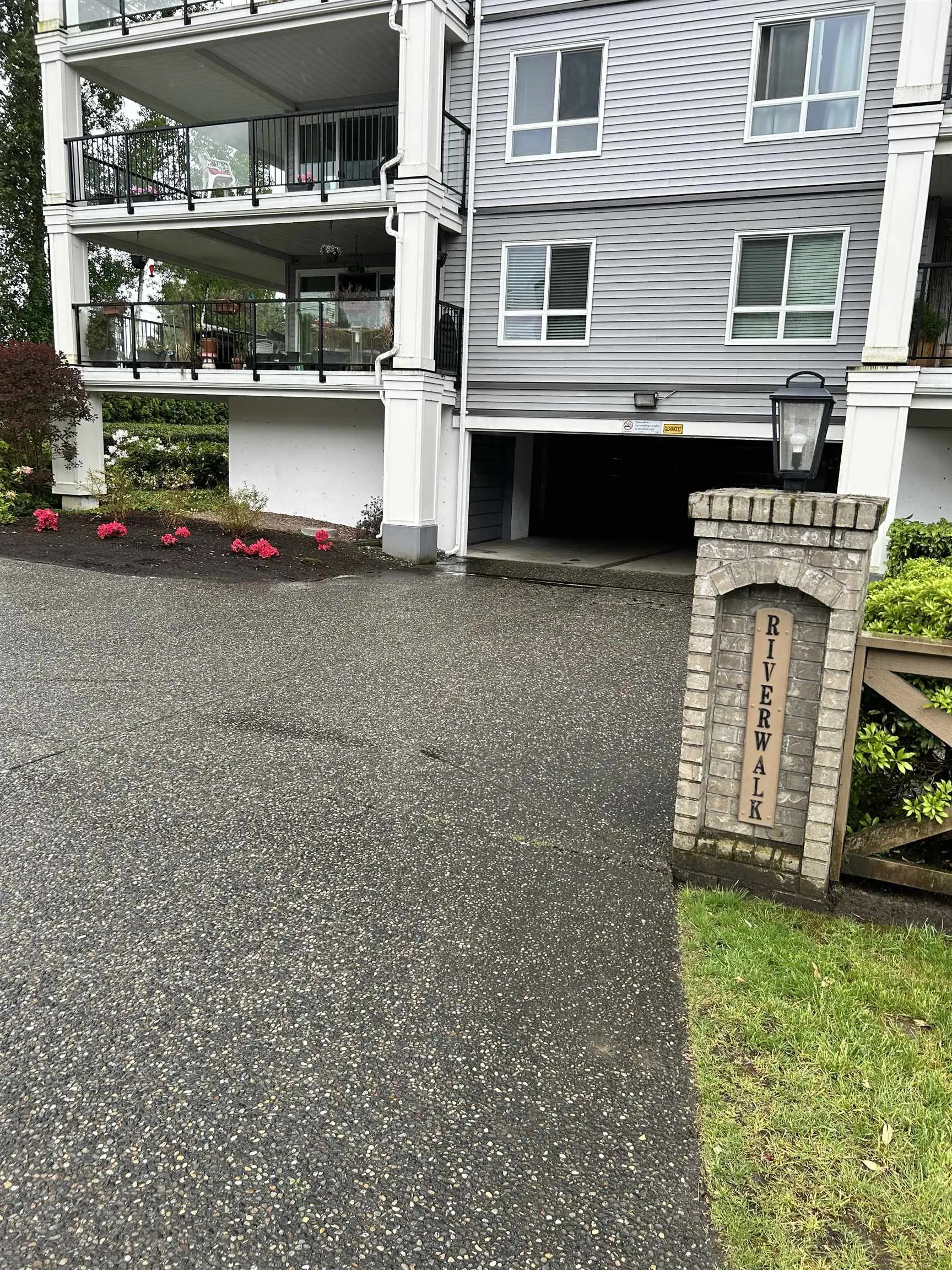 210 20976 56 Avenue