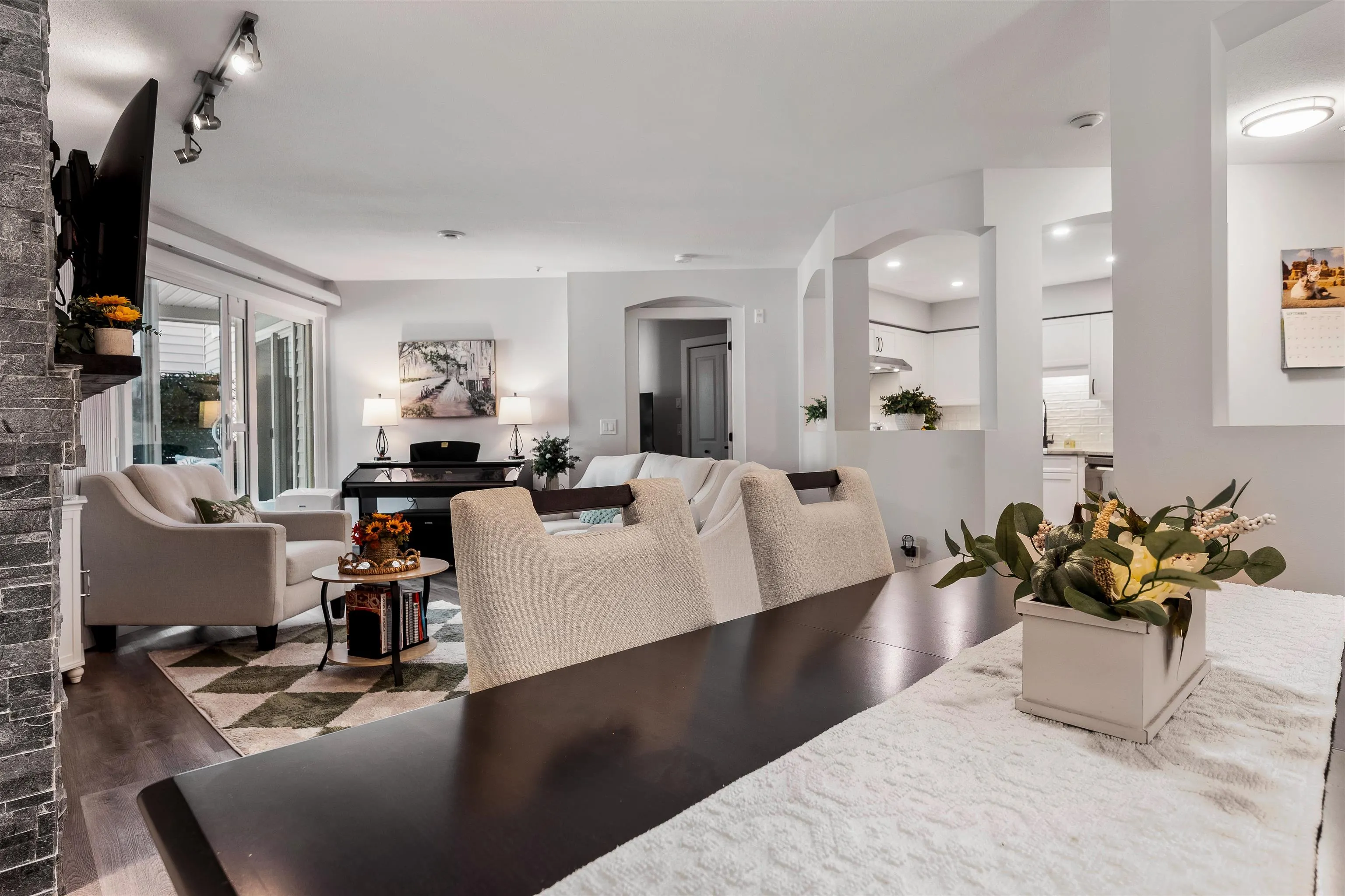 210 20976 56 Avenue