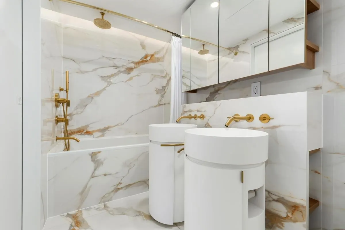 2708 1033 Nelson Street