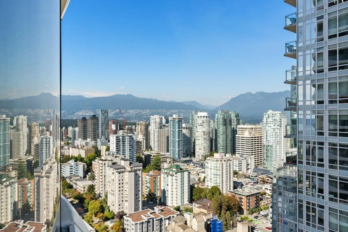 2708 1033 Nelson Street