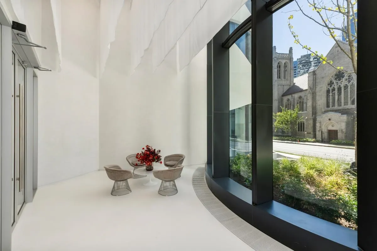 2708 1033 Nelson Street