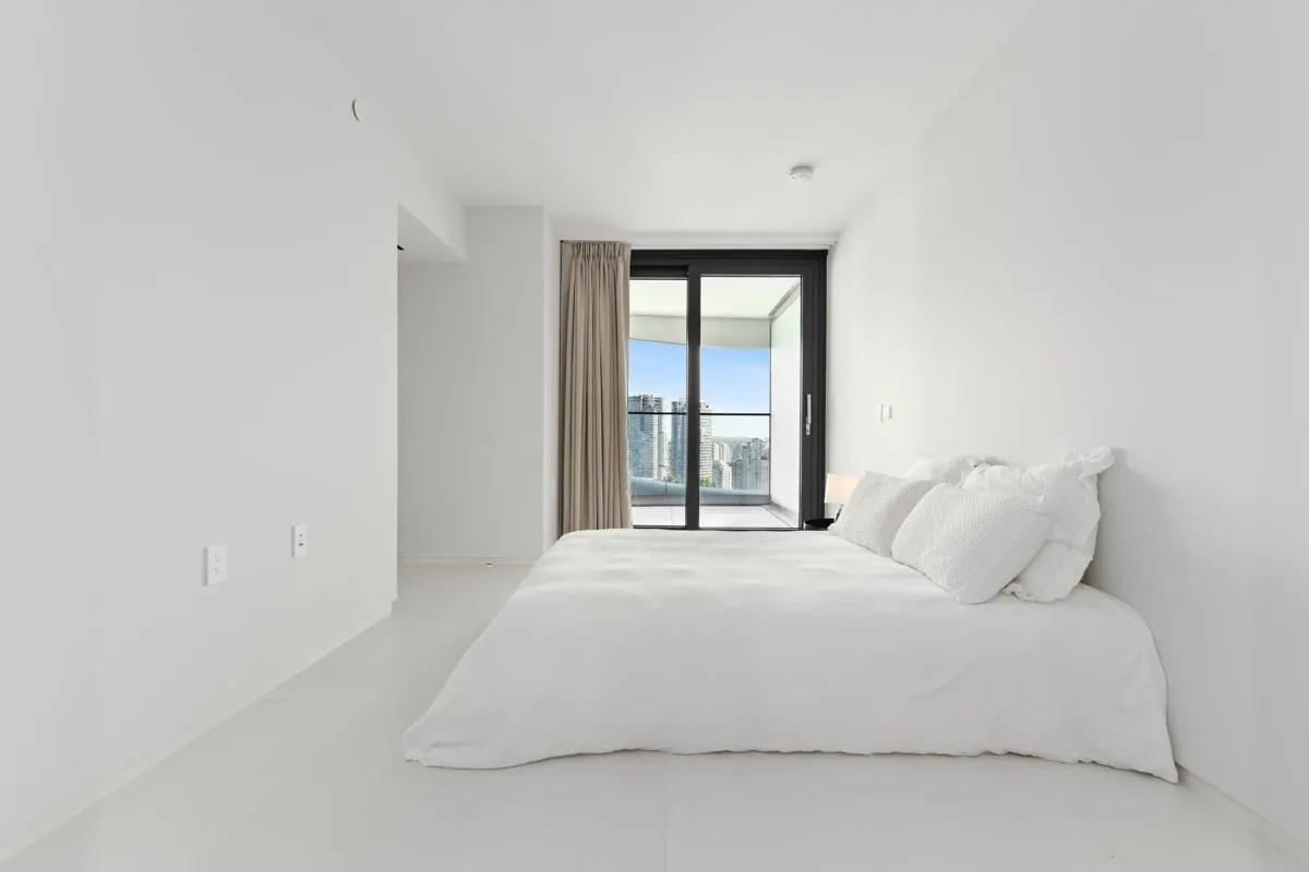 2708 1033 Nelson Street