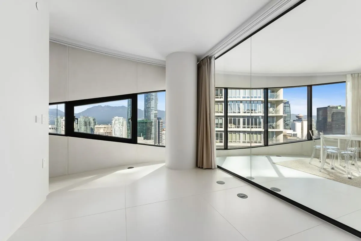 2708 1033 Nelson Street