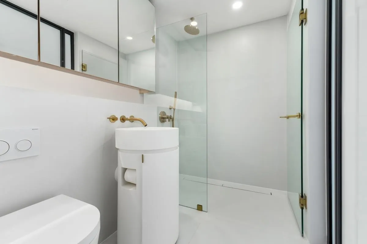 2708 1033 Nelson Street