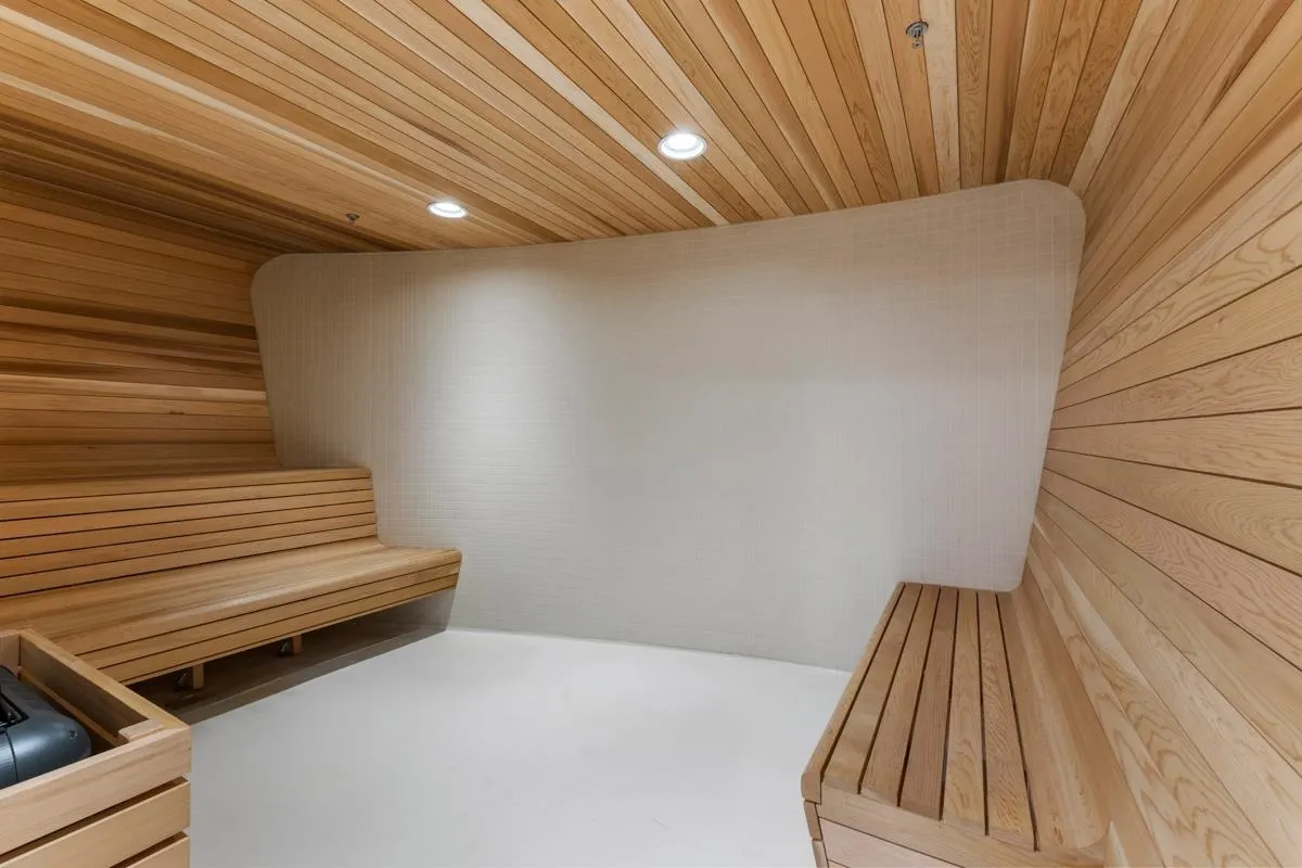 2708 1033 Nelson Street