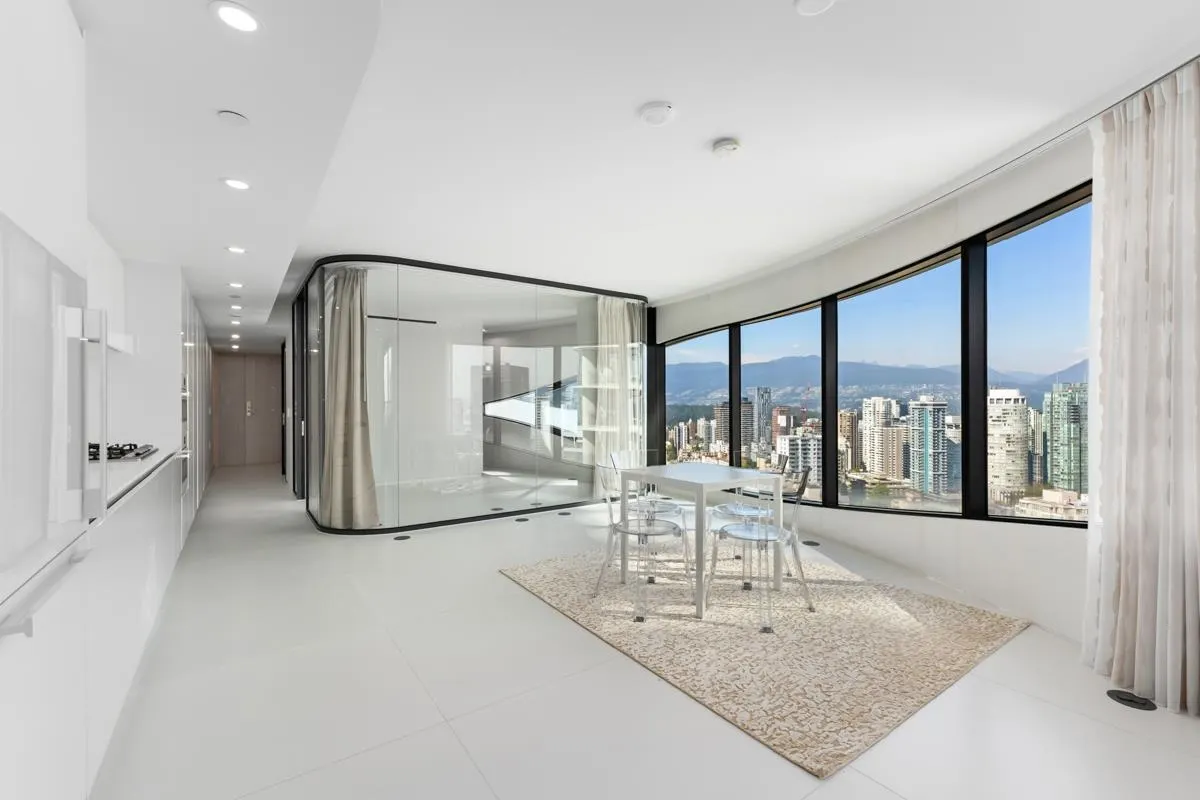 2708 1033 Nelson Street