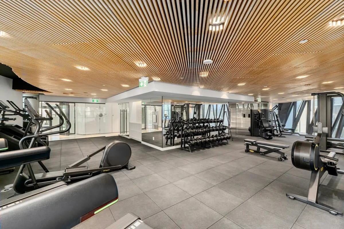 2708 1033 Nelson Street