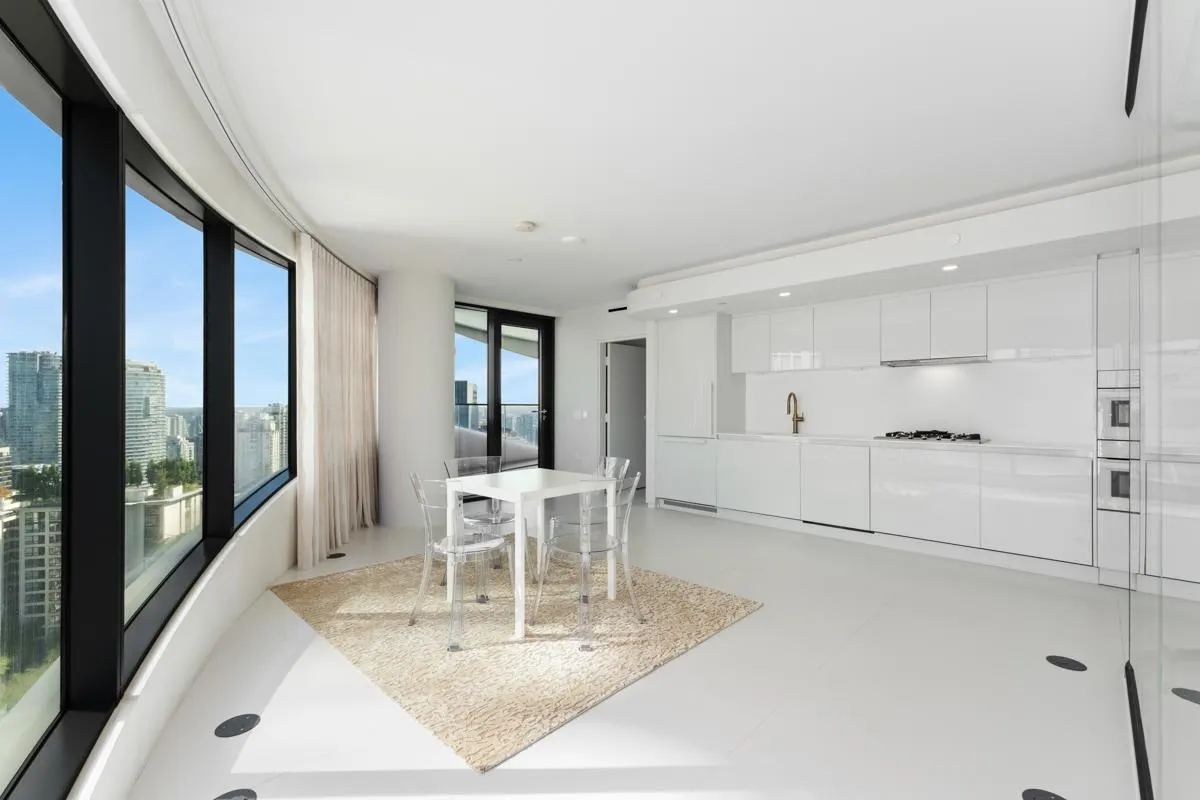 2708 1033 Nelson Street