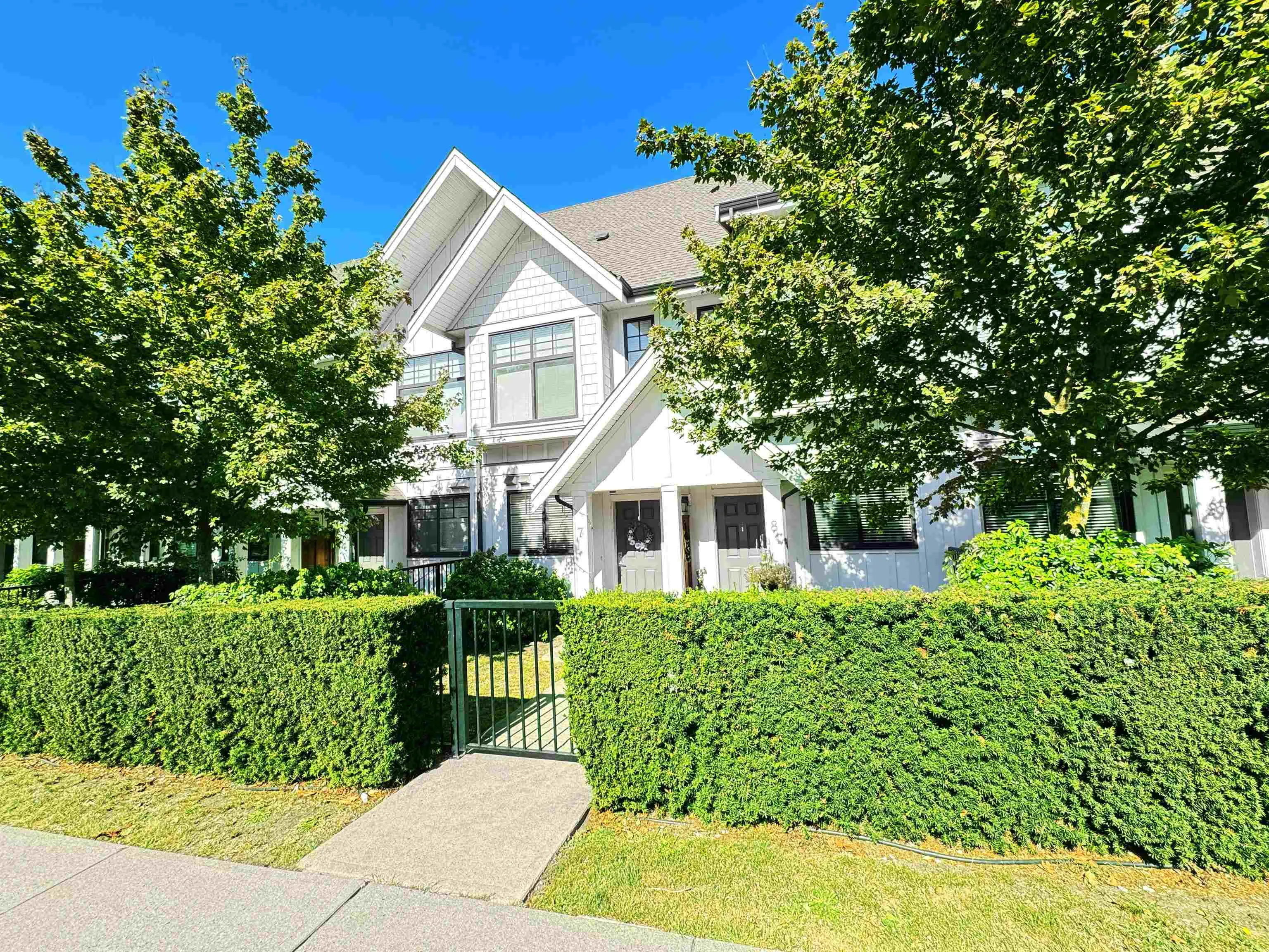7 5122 Canada Way
