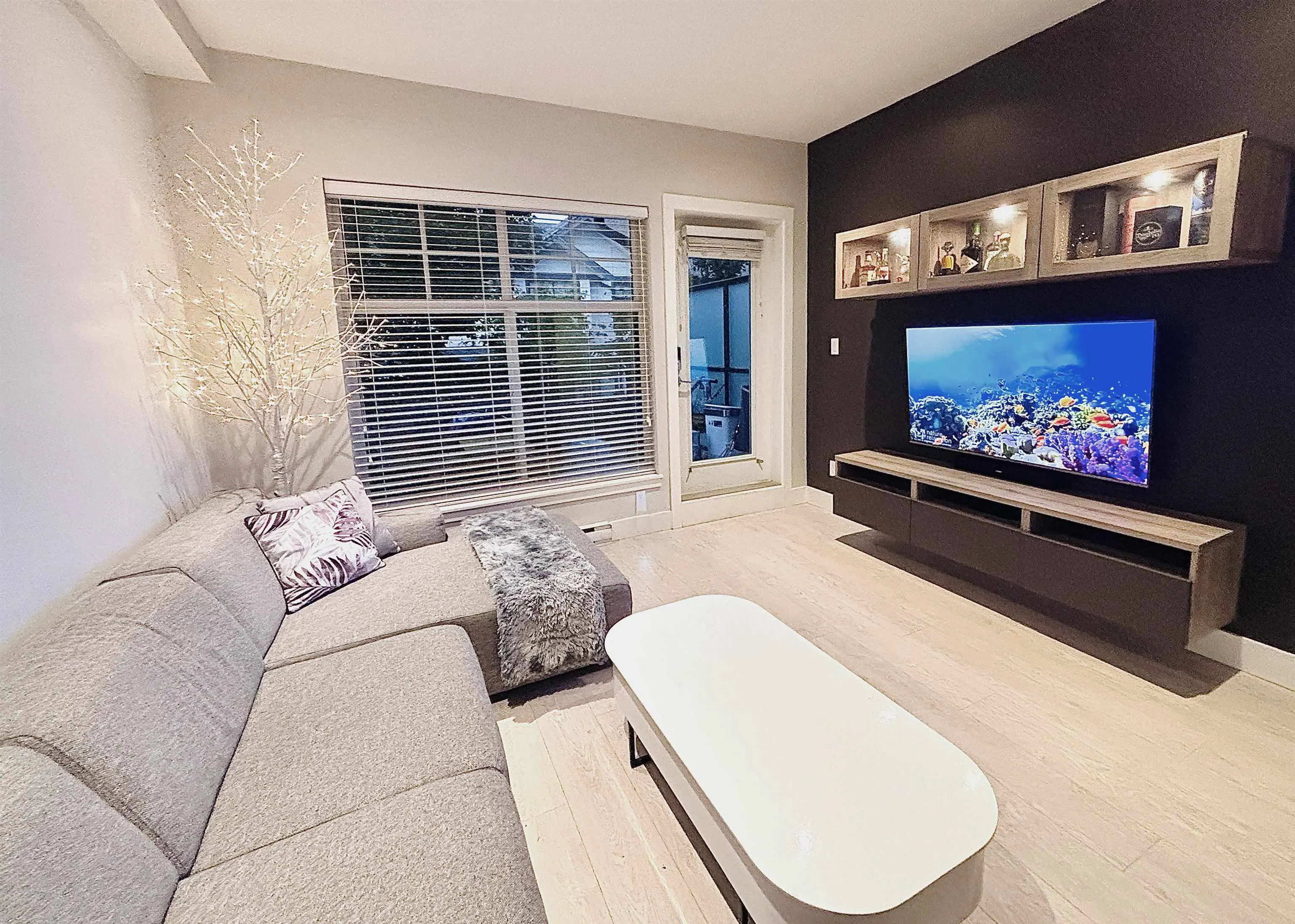 7 5122 Canada Way
