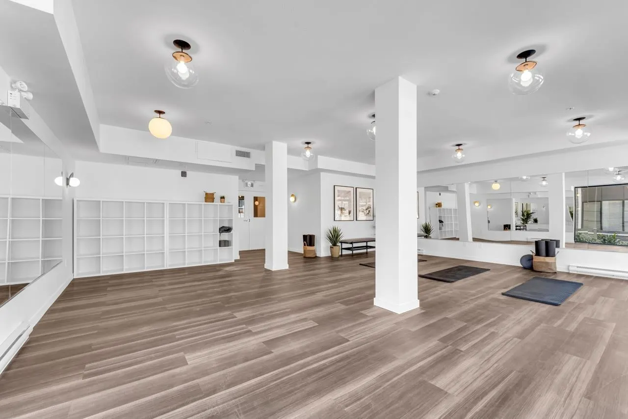 105 15825 85 Avenue