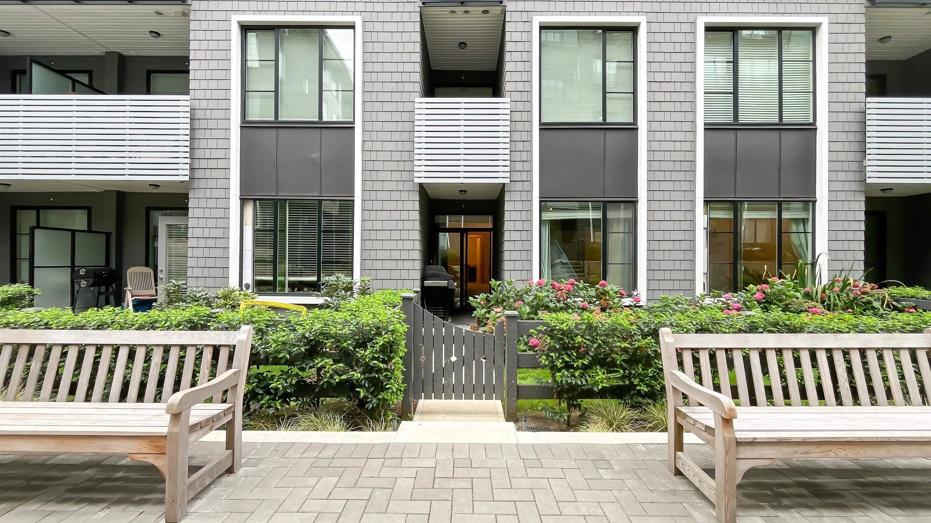 105 15825 85 Avenue