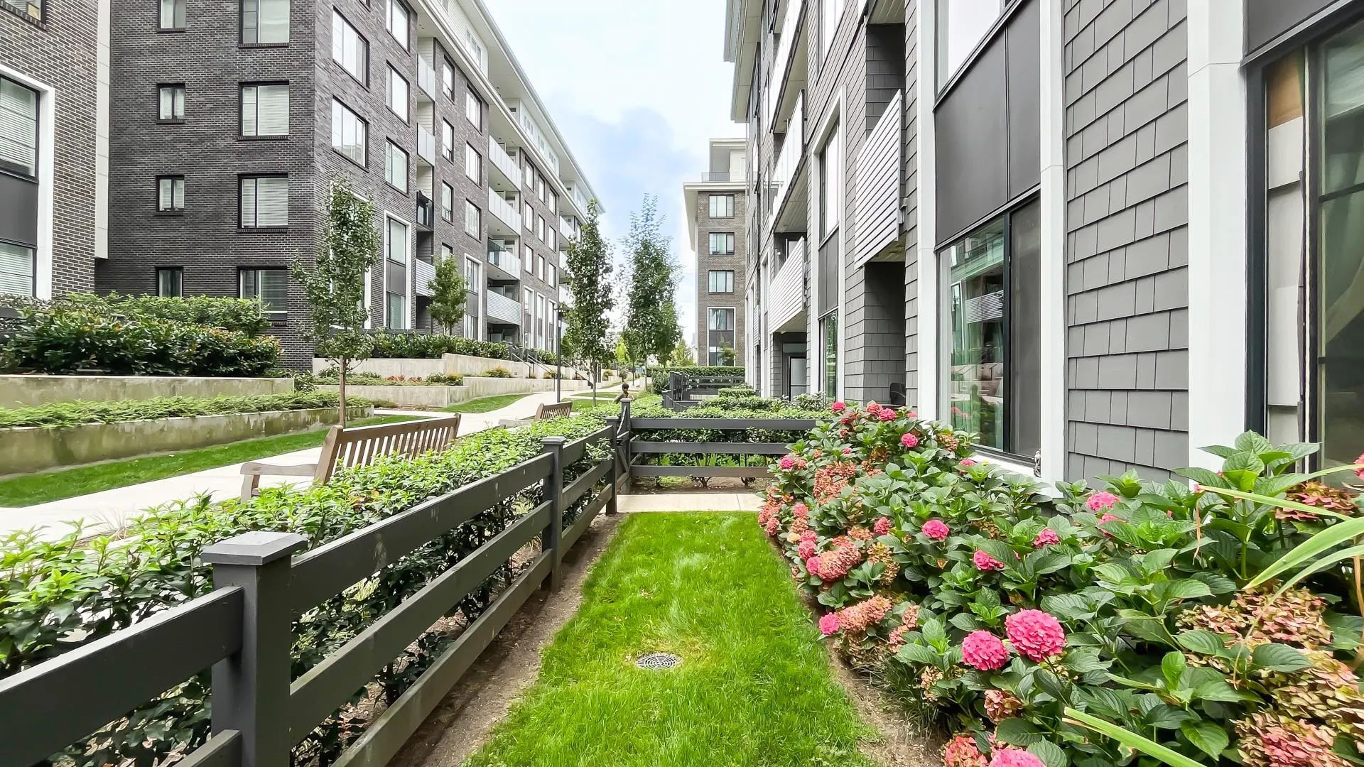 105 15825 85 Avenue