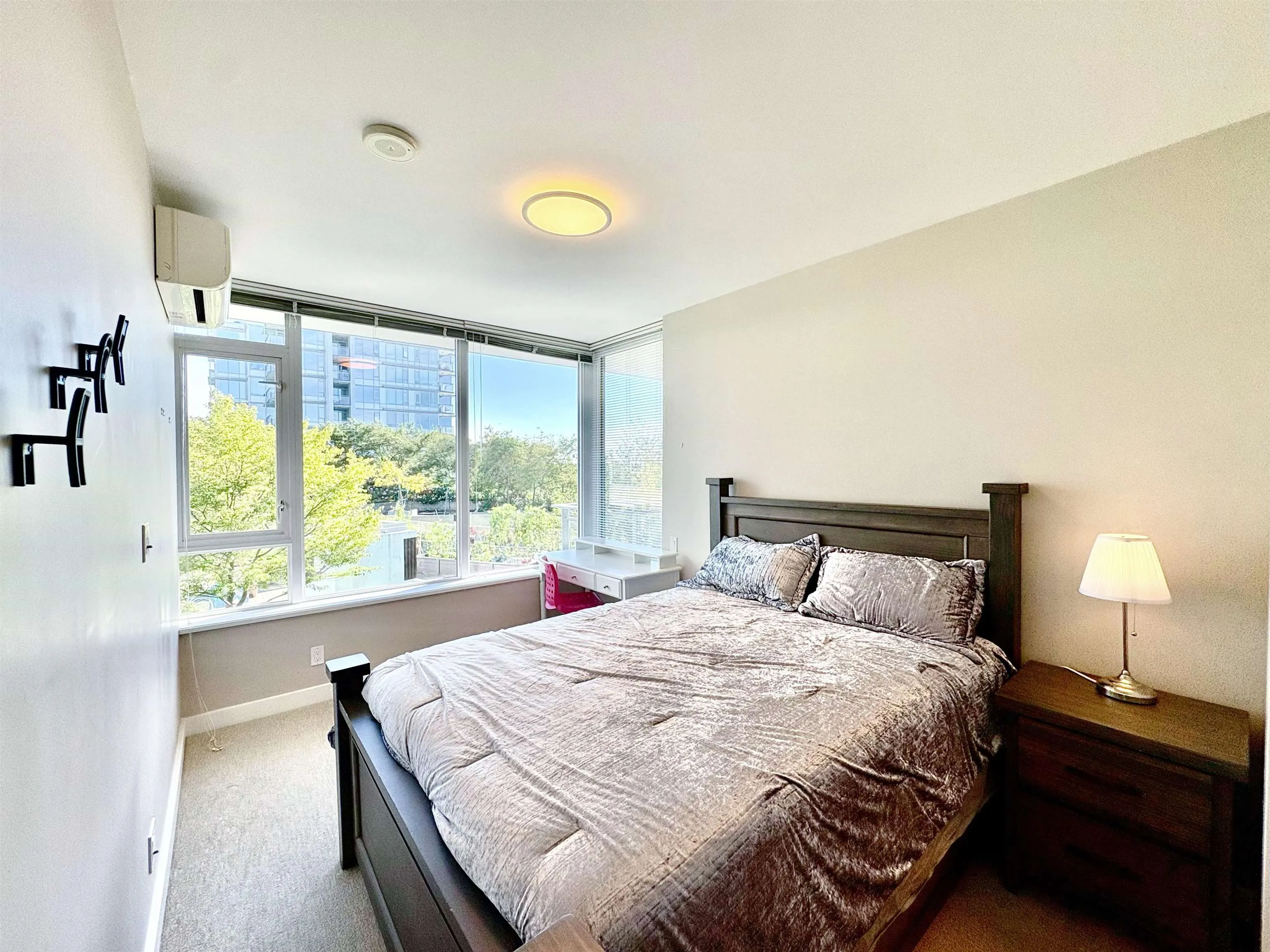 6003 5511 Hollybridge Way