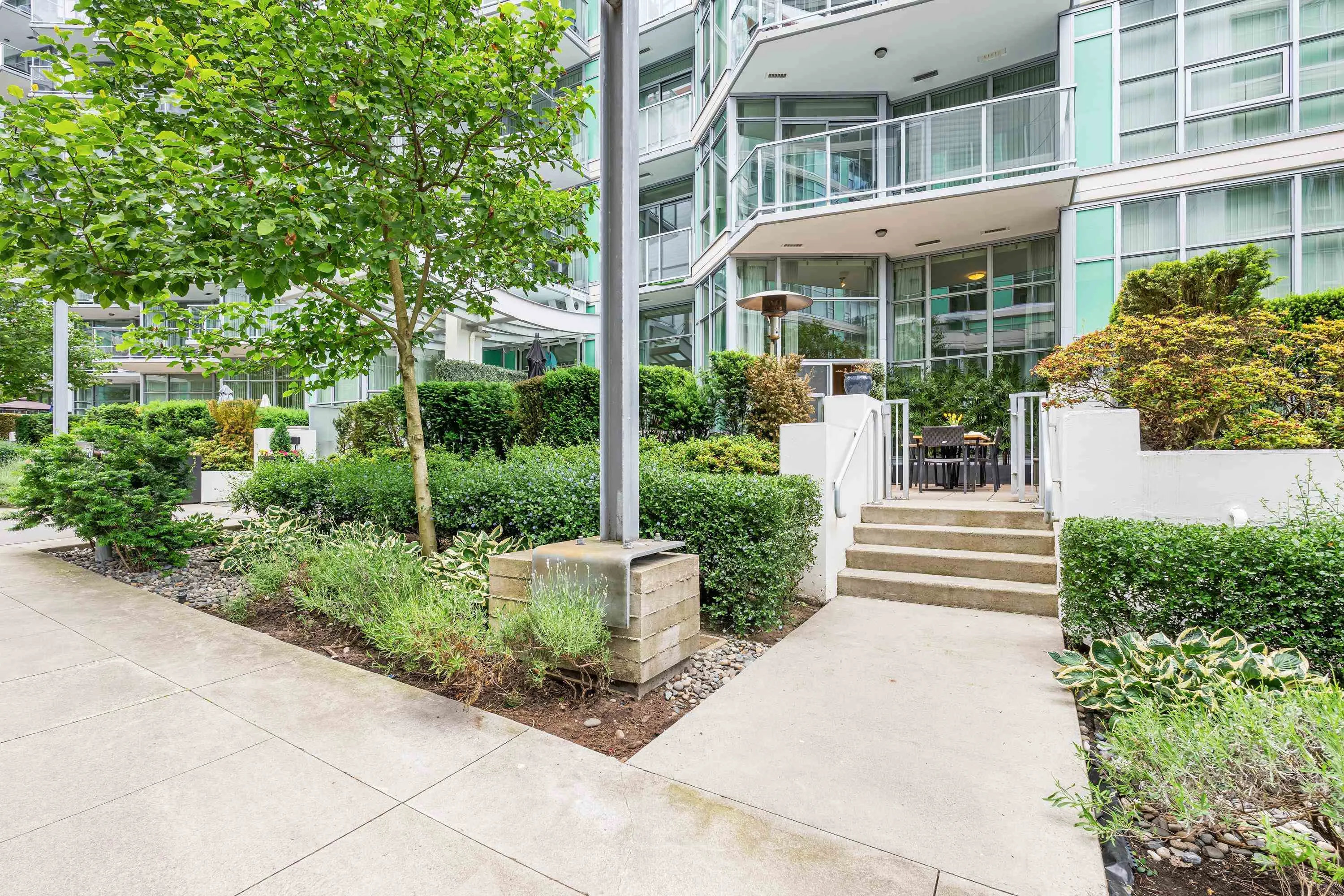 104 199 Victory Ship Way
