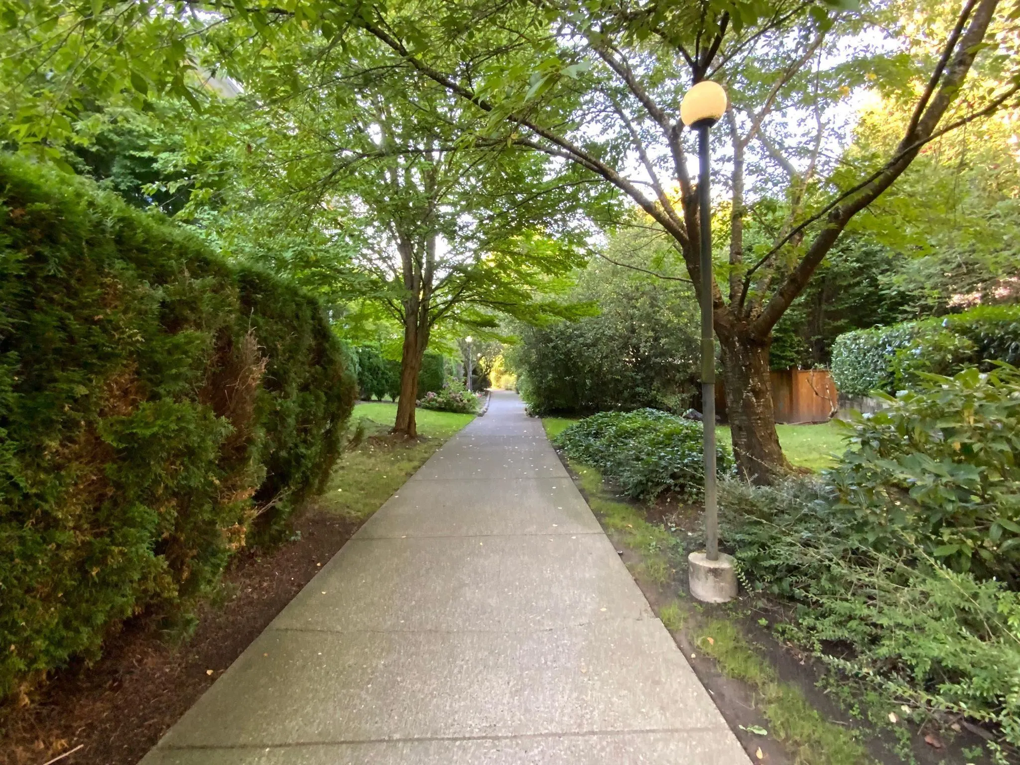 213 13727 74 Avenue