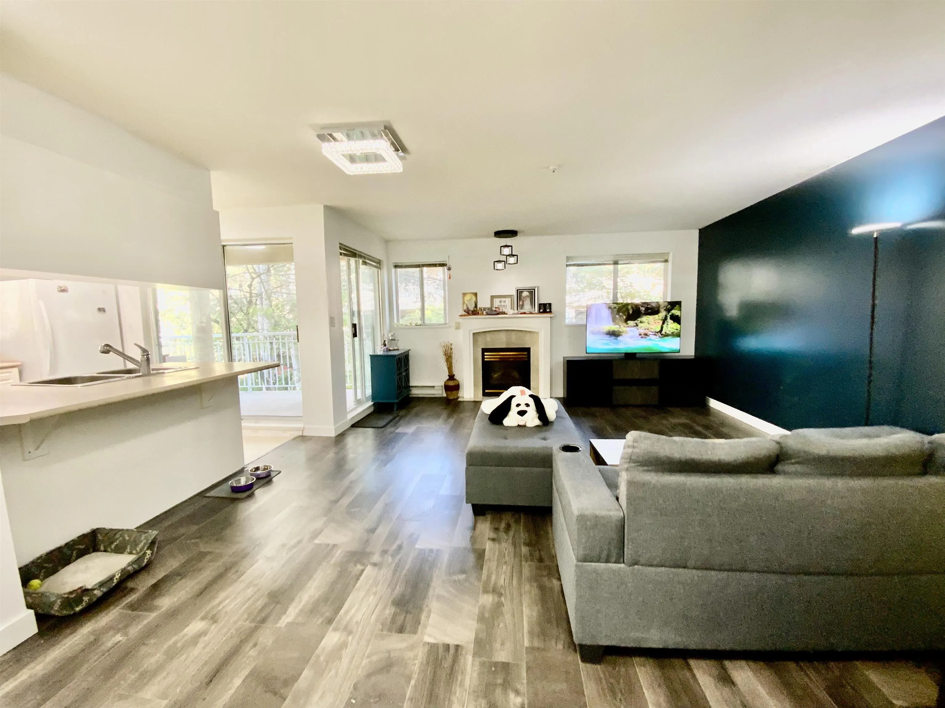 213 13727 74 Avenue