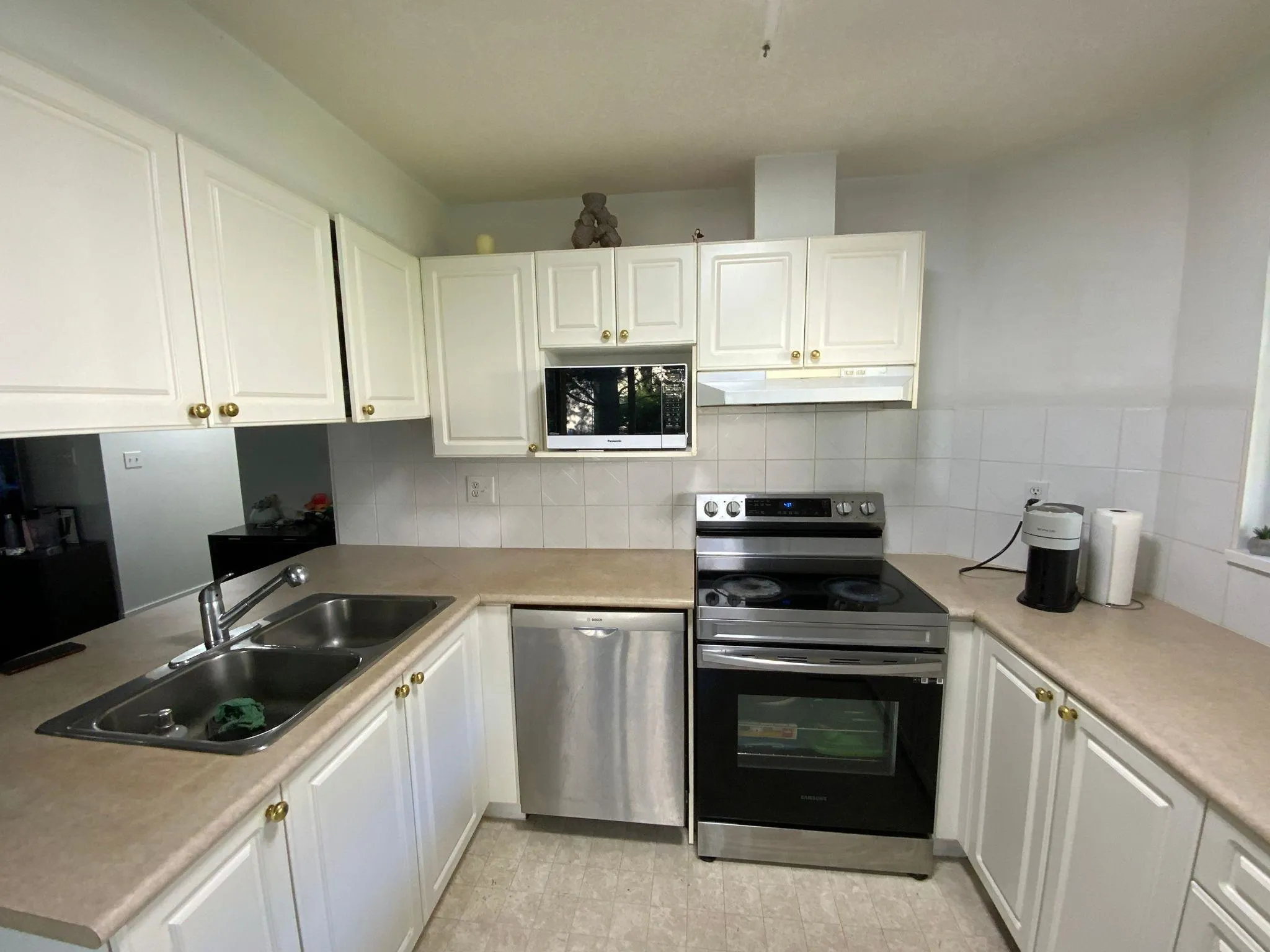 213 13727 74 Avenue