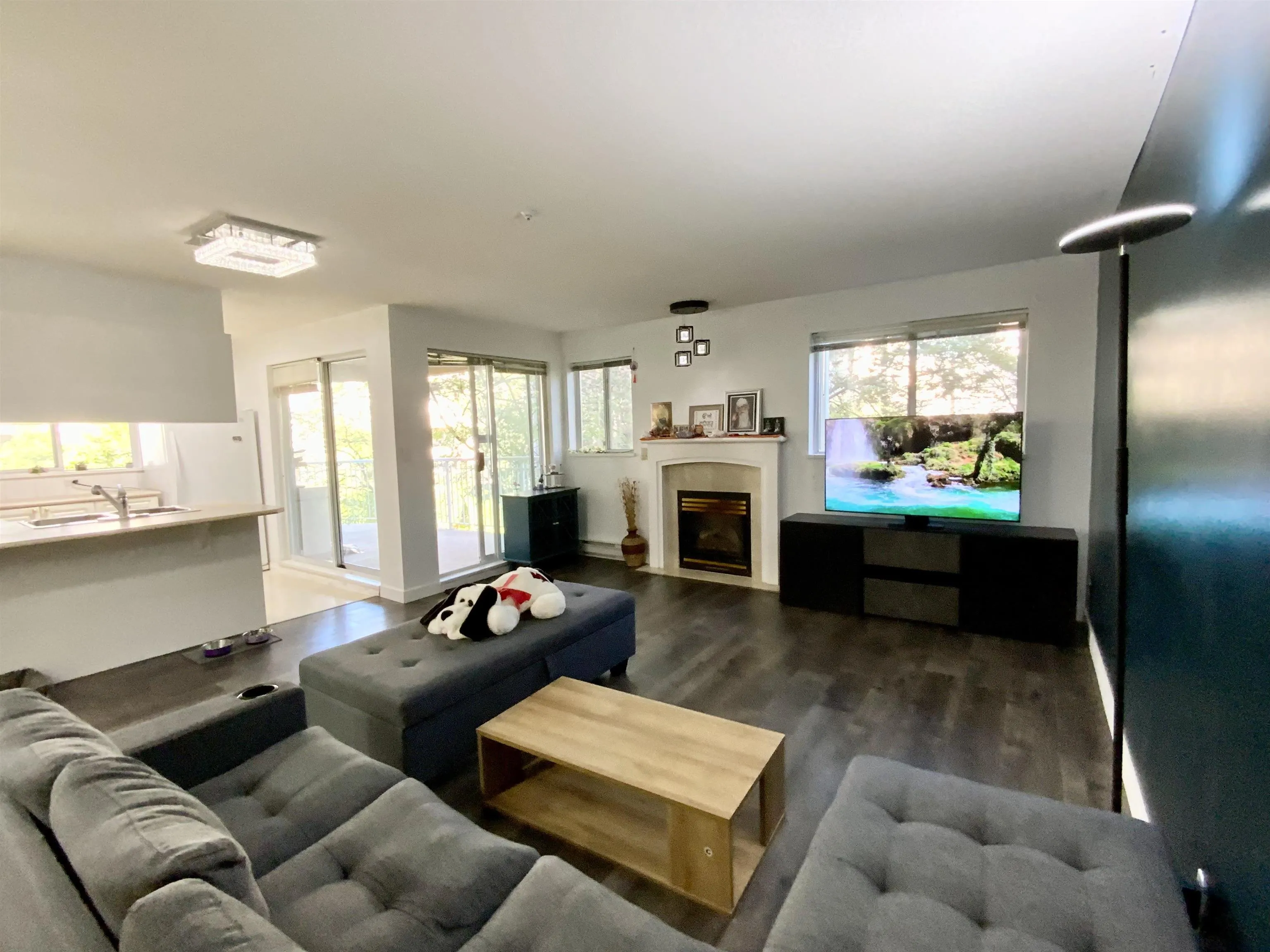 213 13727 74 Avenue