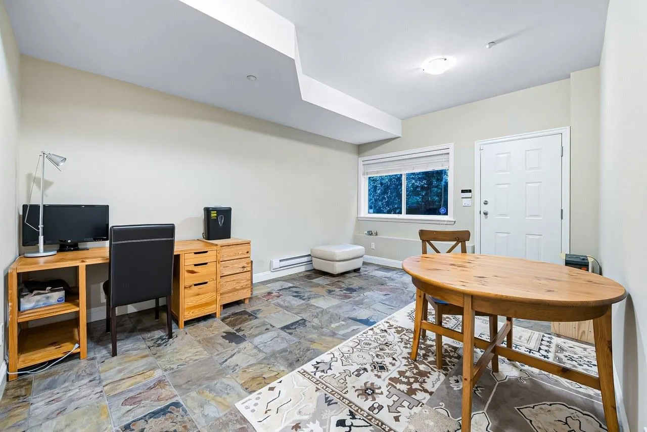 1605 Chippendale Road