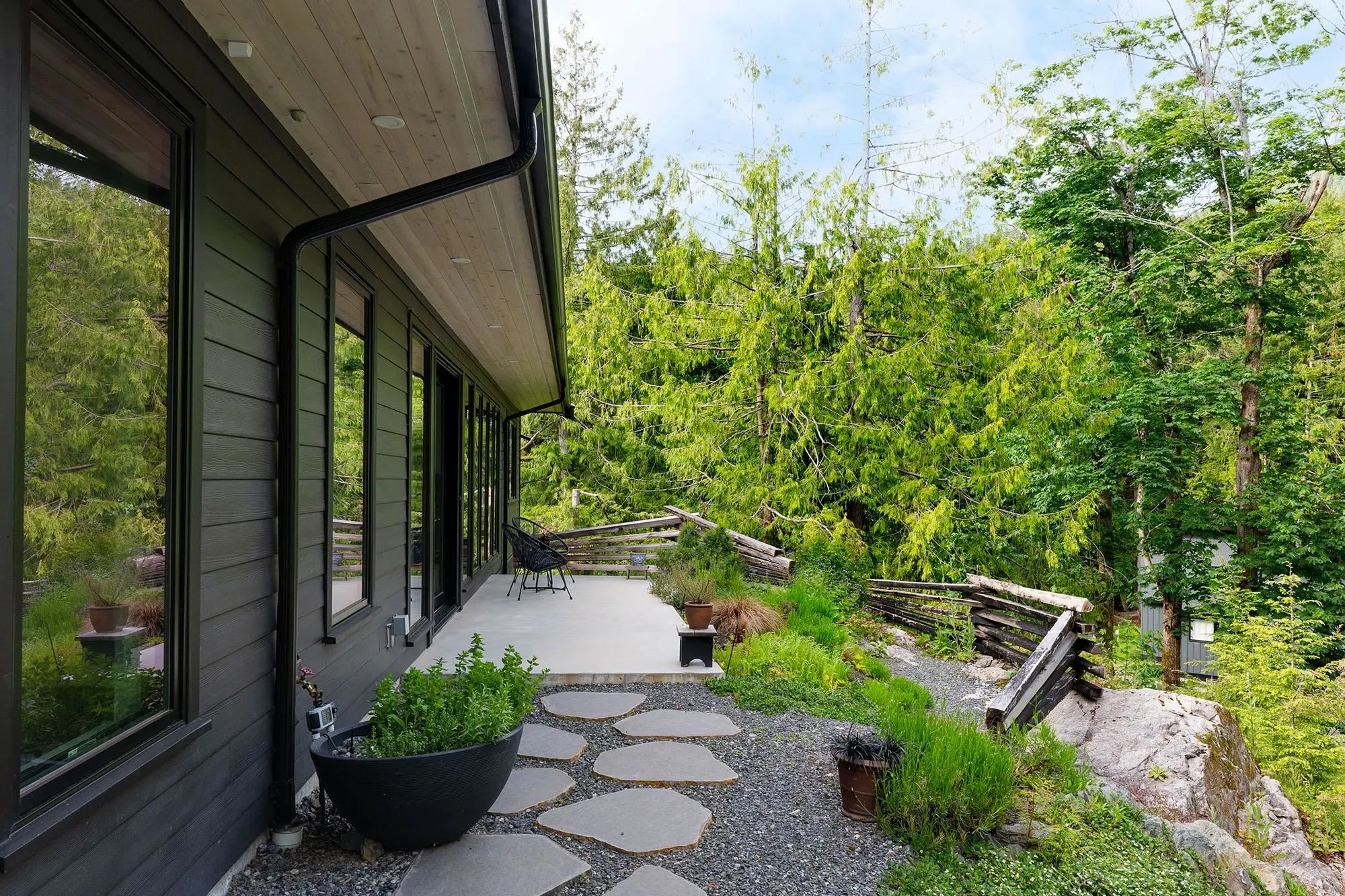 1620 Evergreen Lane