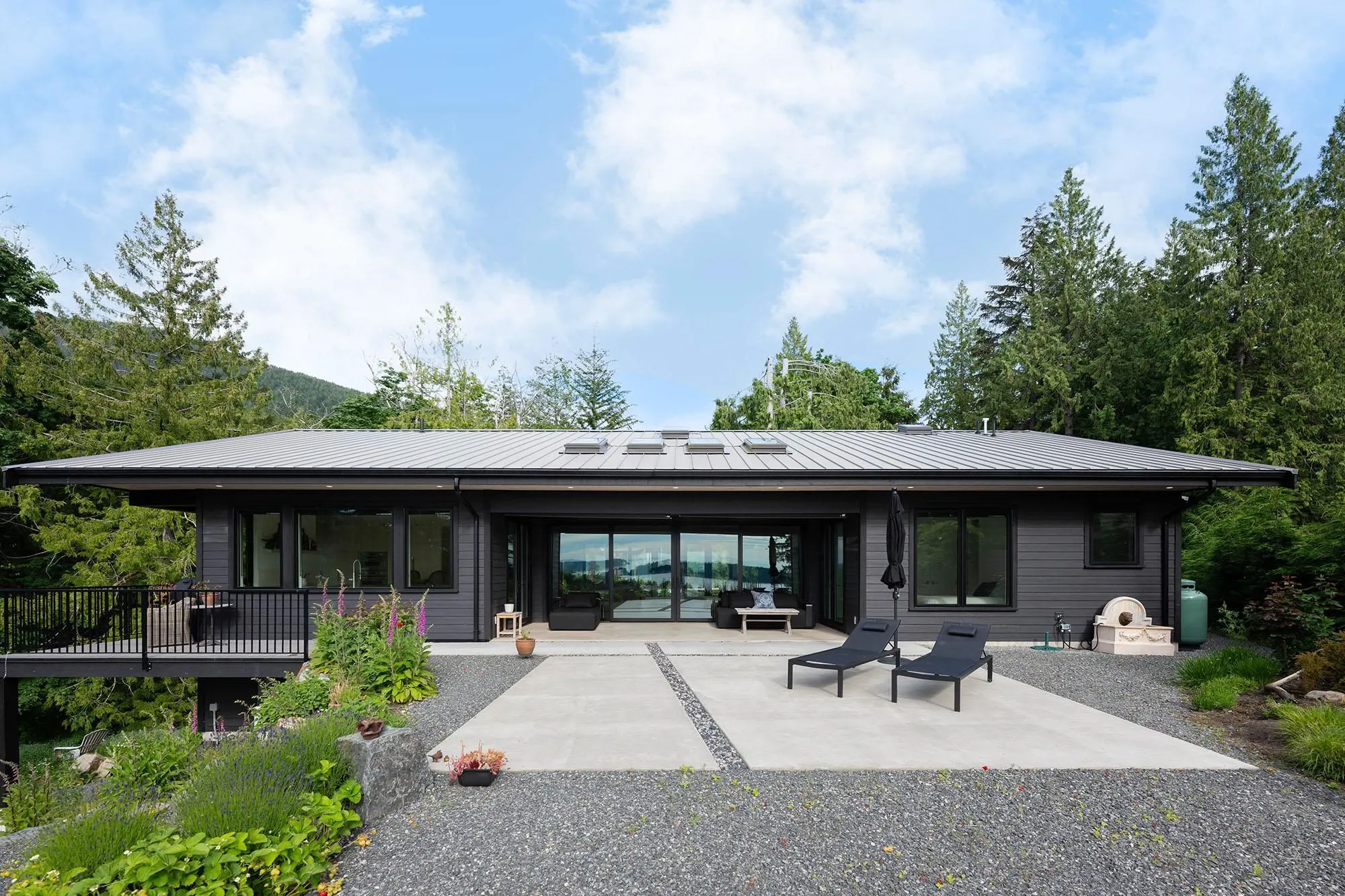 1620 Evergreen Lane