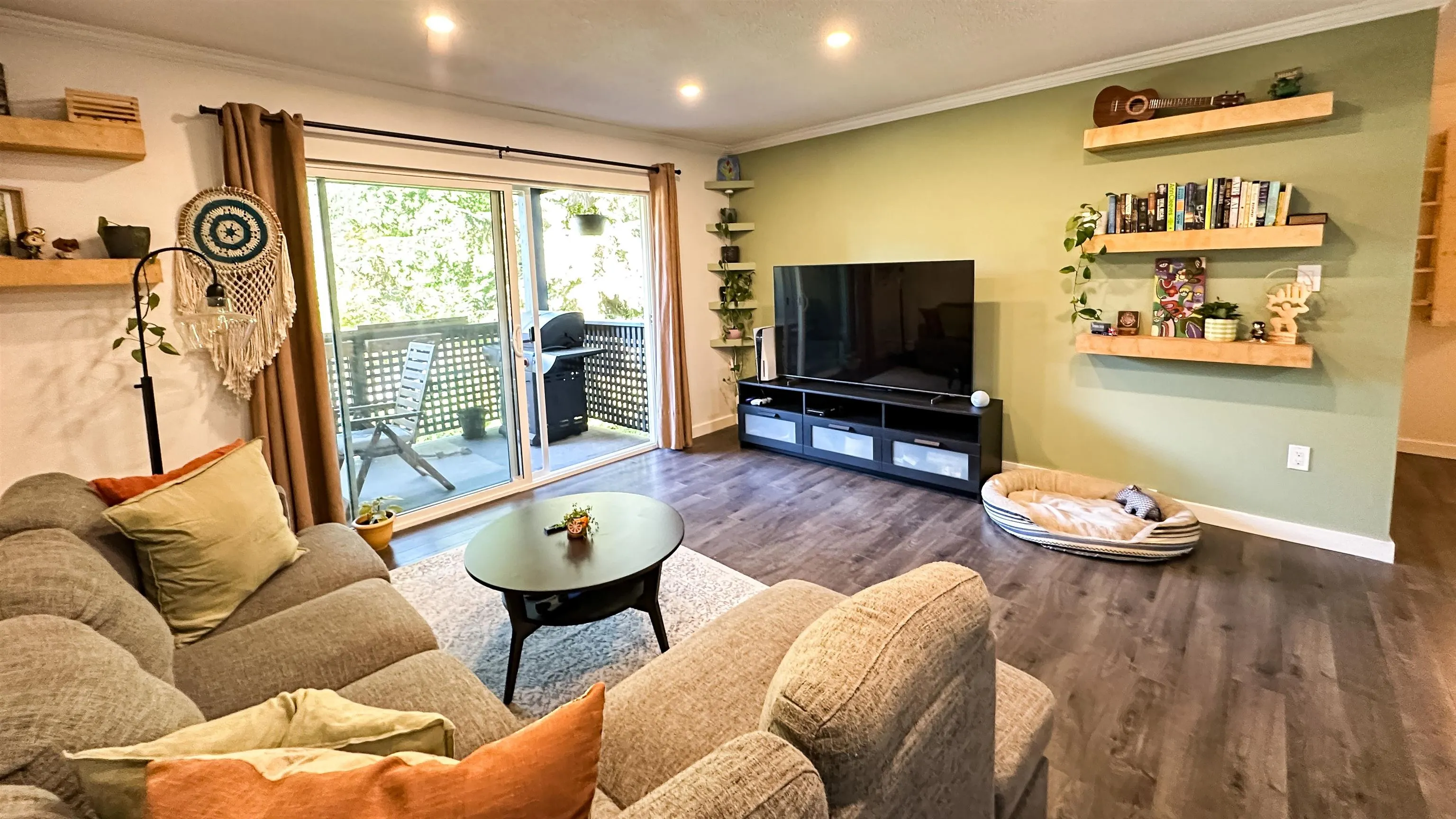 224 202 Westhill Place