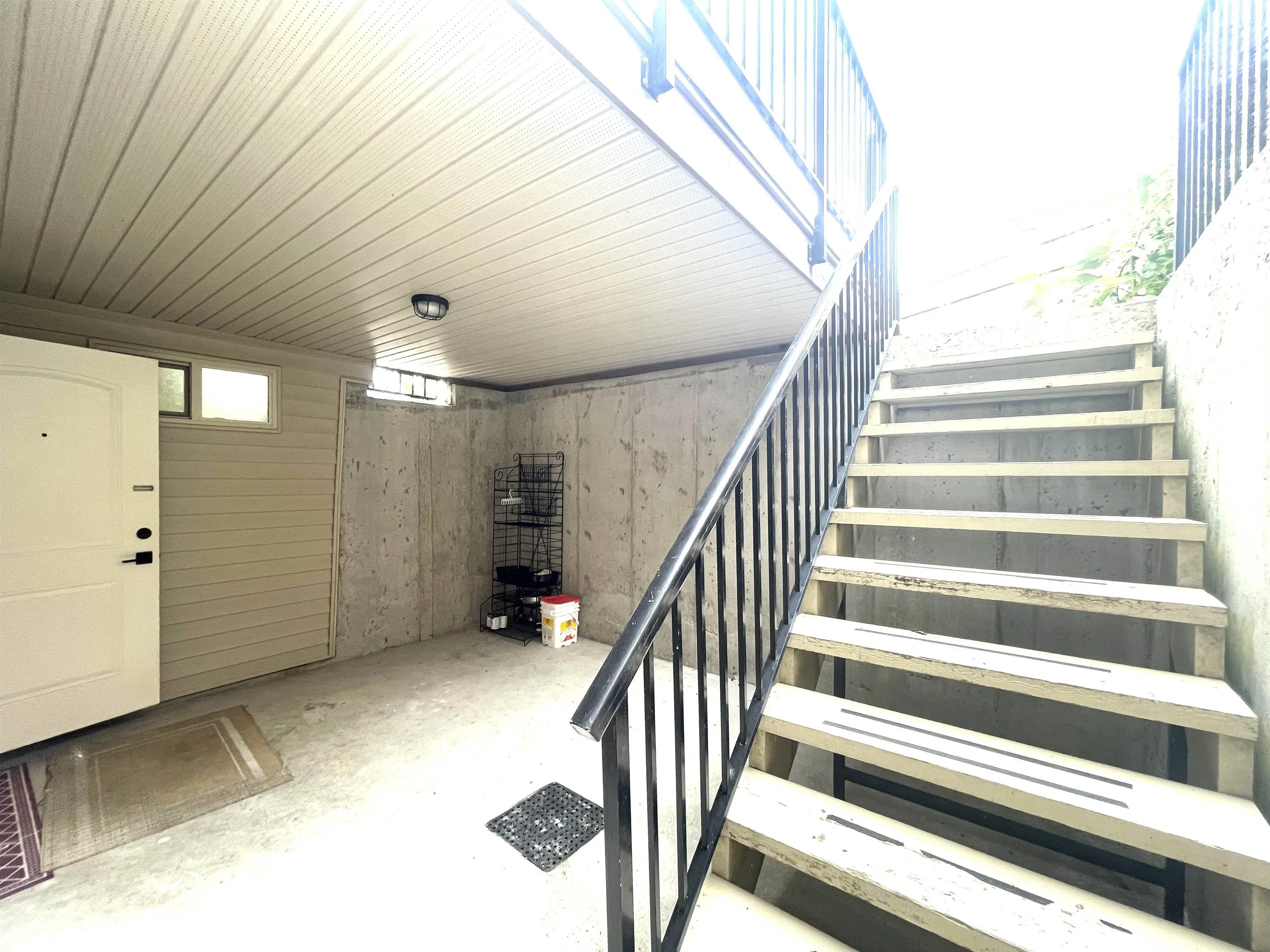 Basement 183xx 67 Avenue