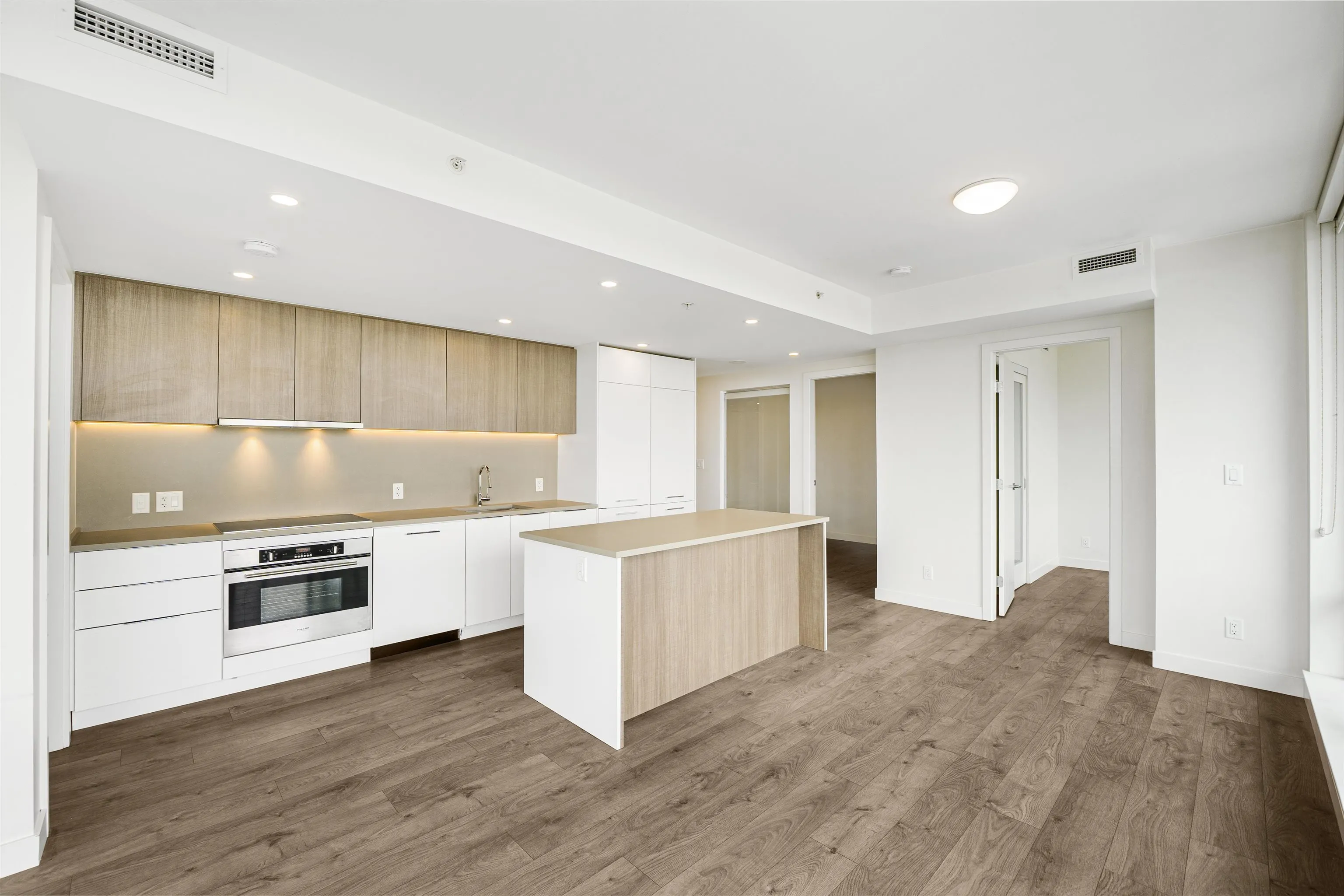 801 13318 104 Avenue
