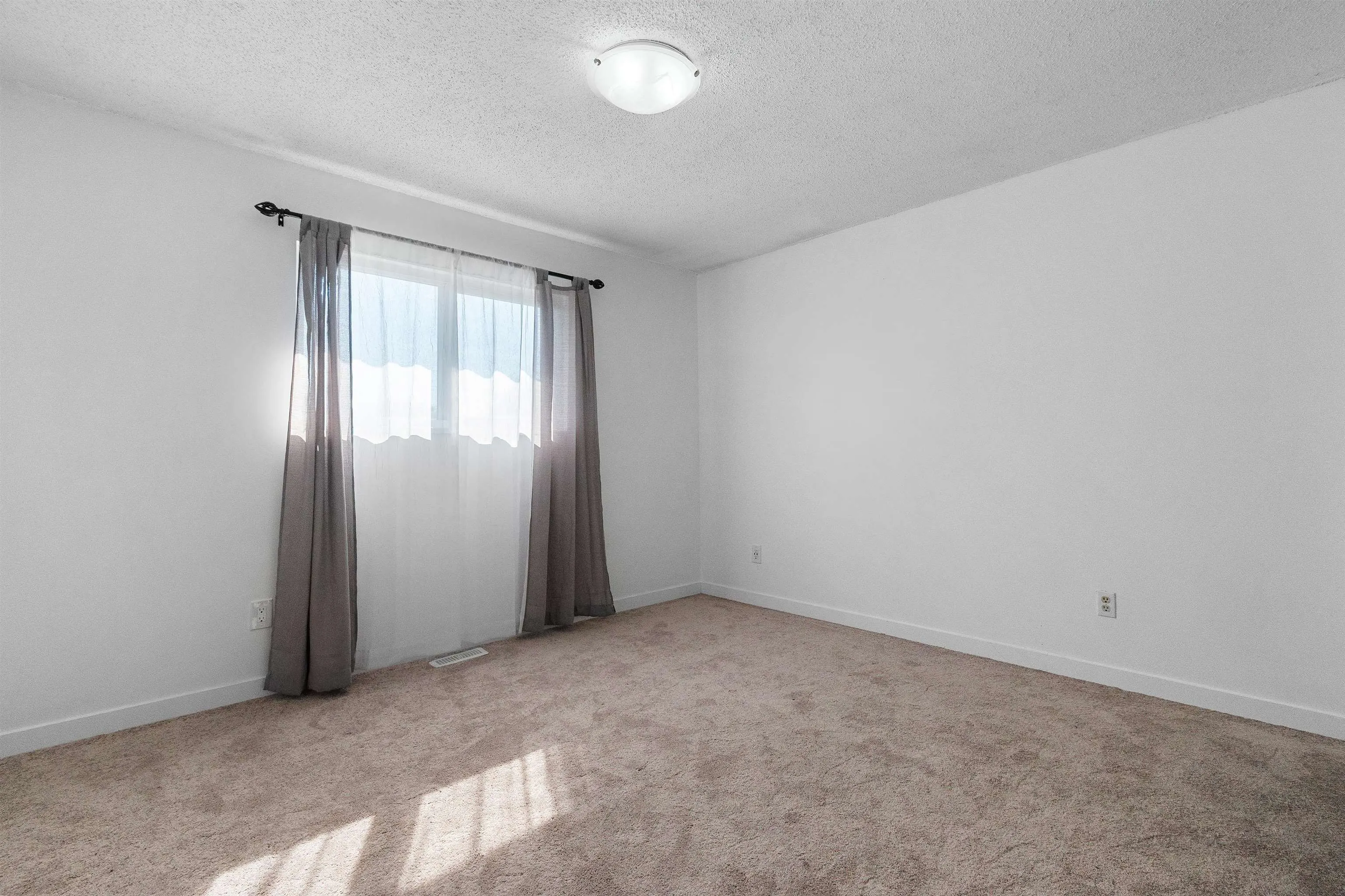 46744 Auburn Place