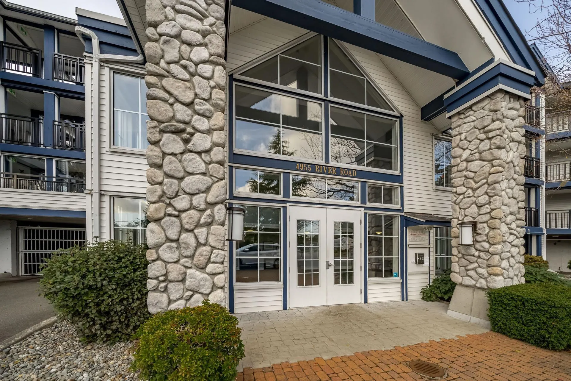 306 4955 River Road