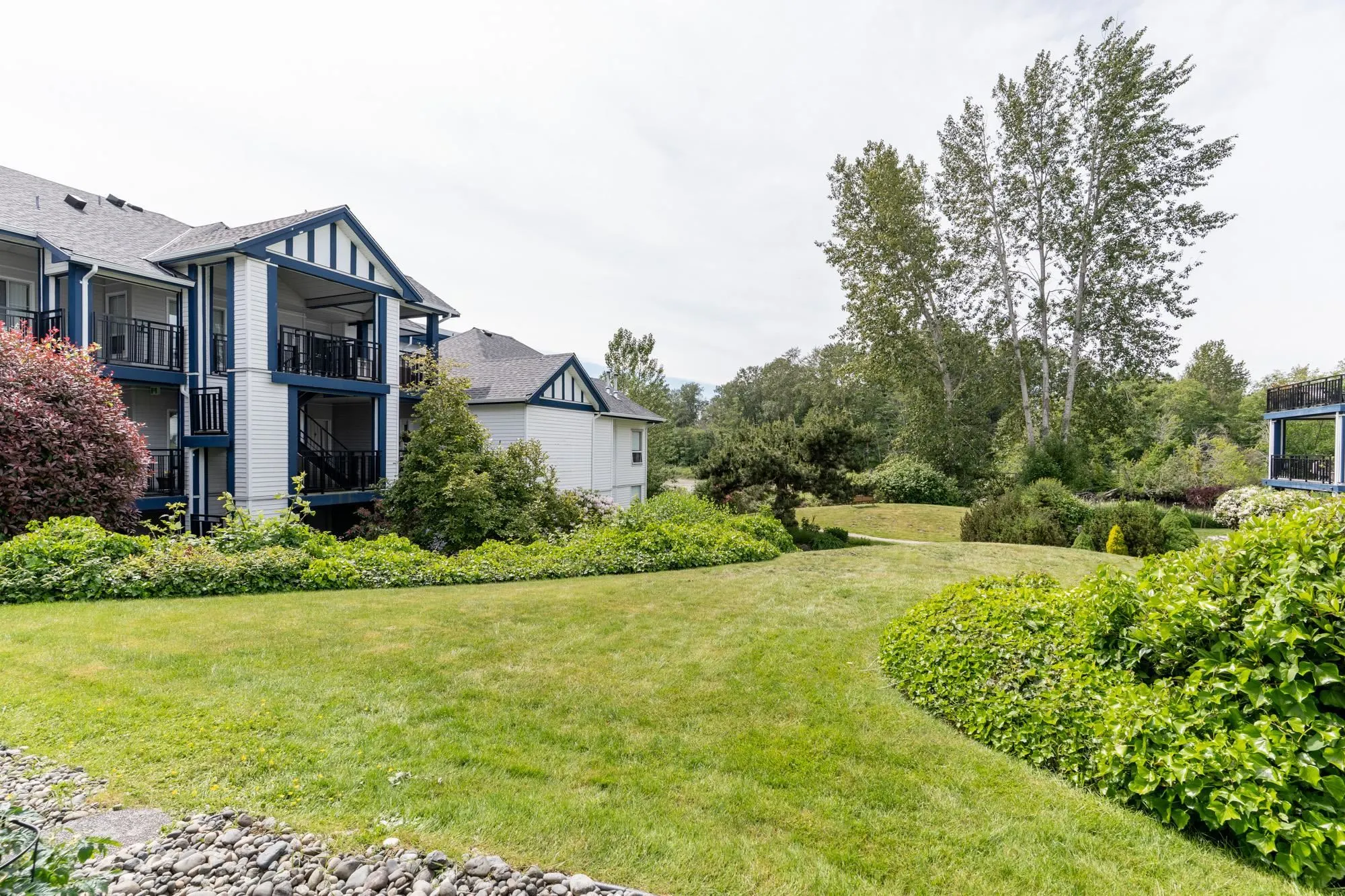 306 4955 River Road