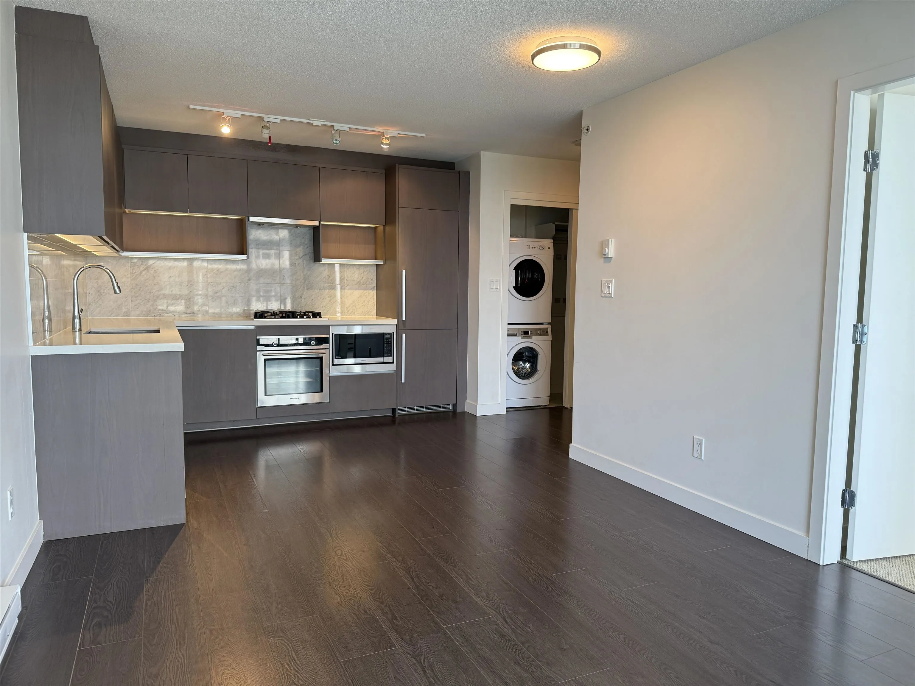 2915 13750 100 Avenue