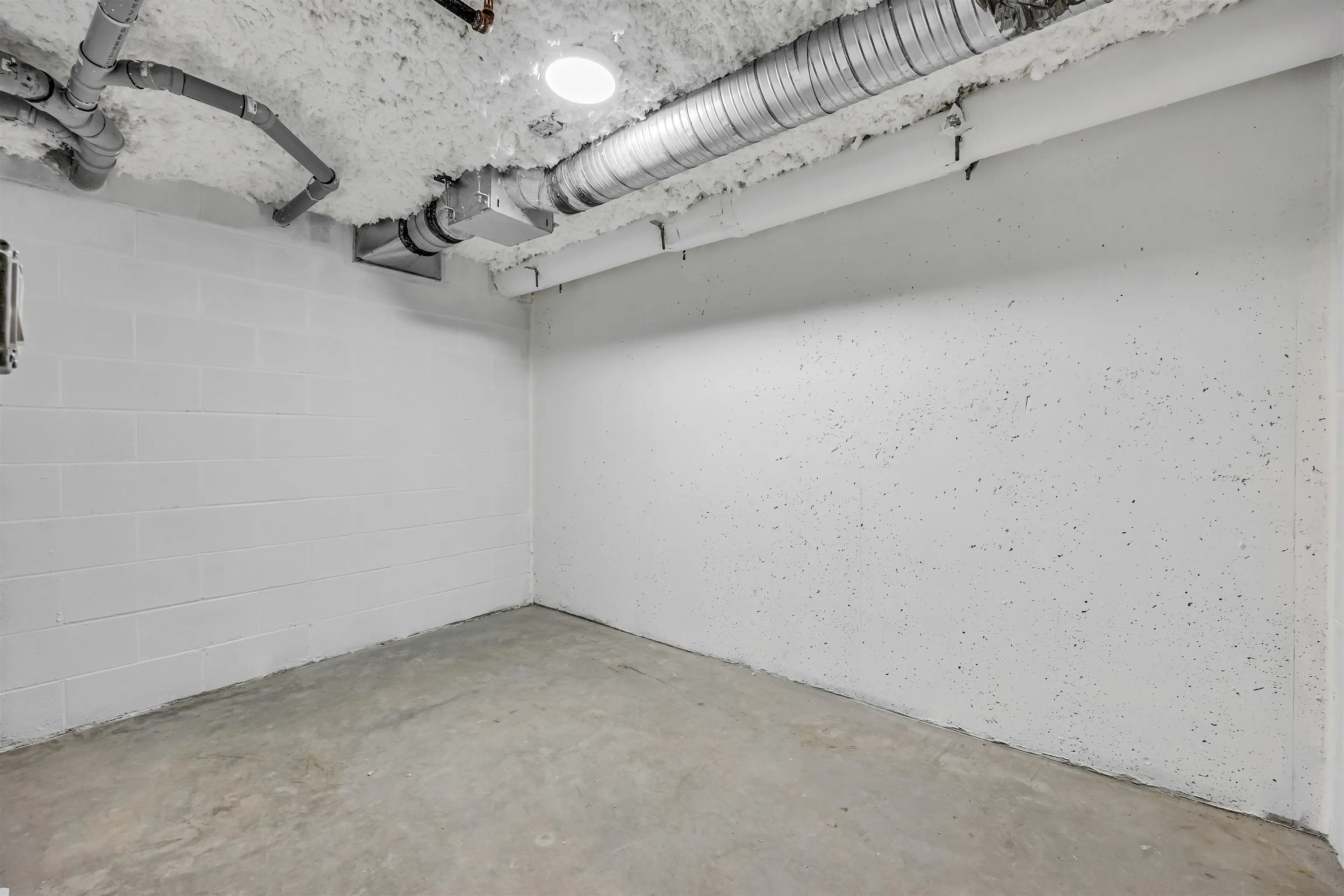 1008 W 52nd Avenue