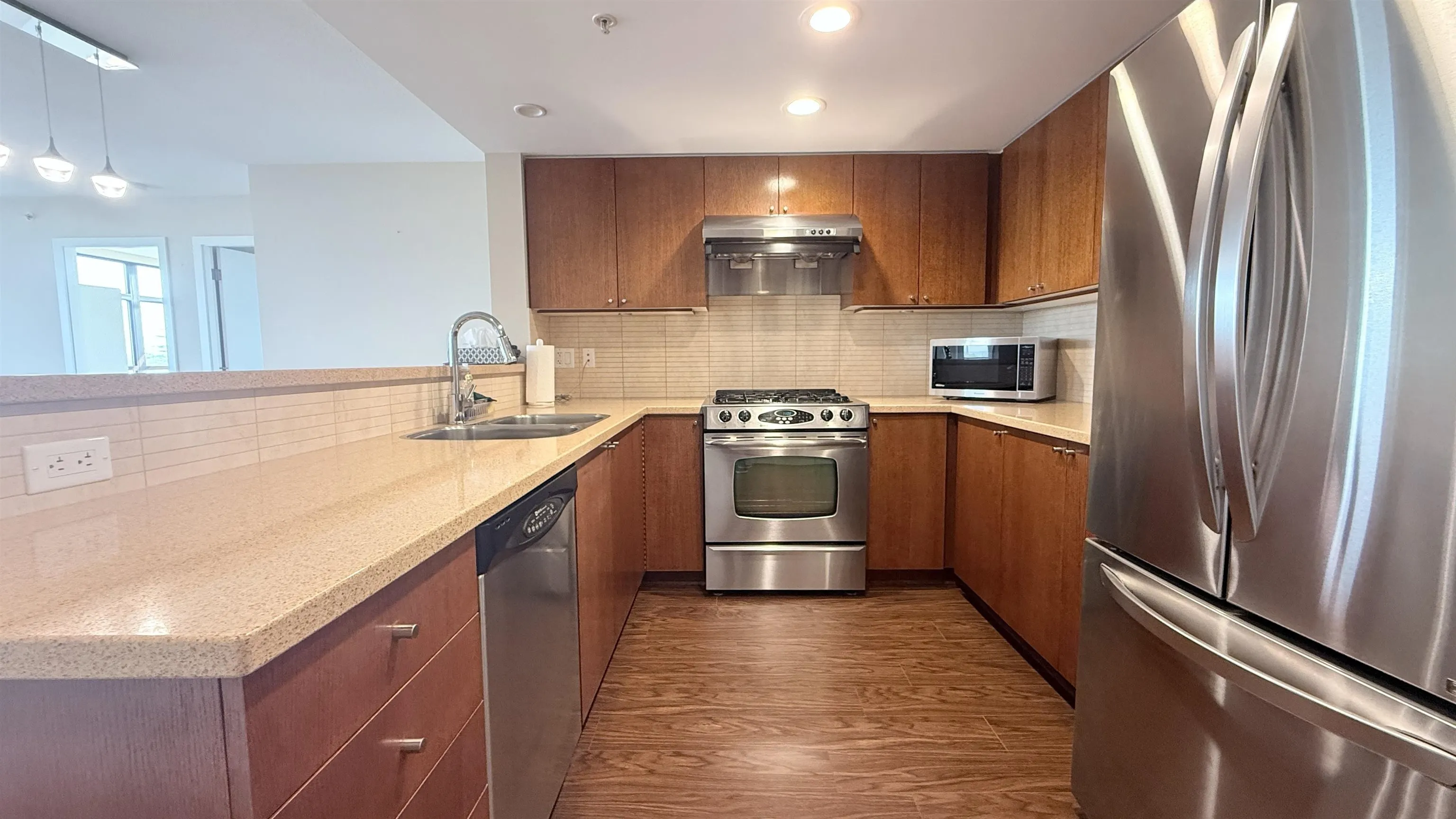 8120 Lansdowne Road