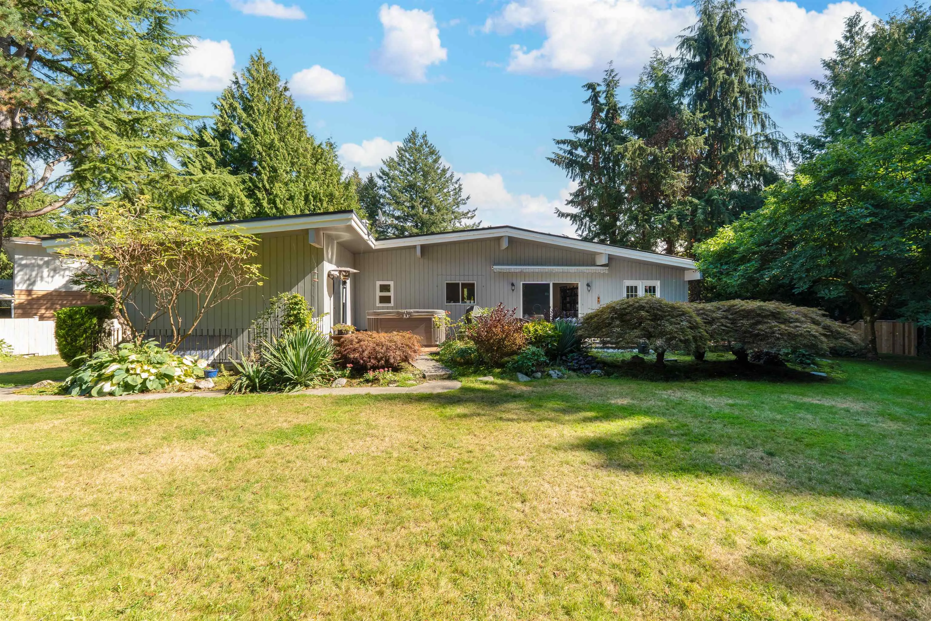 8 Halss Crescent