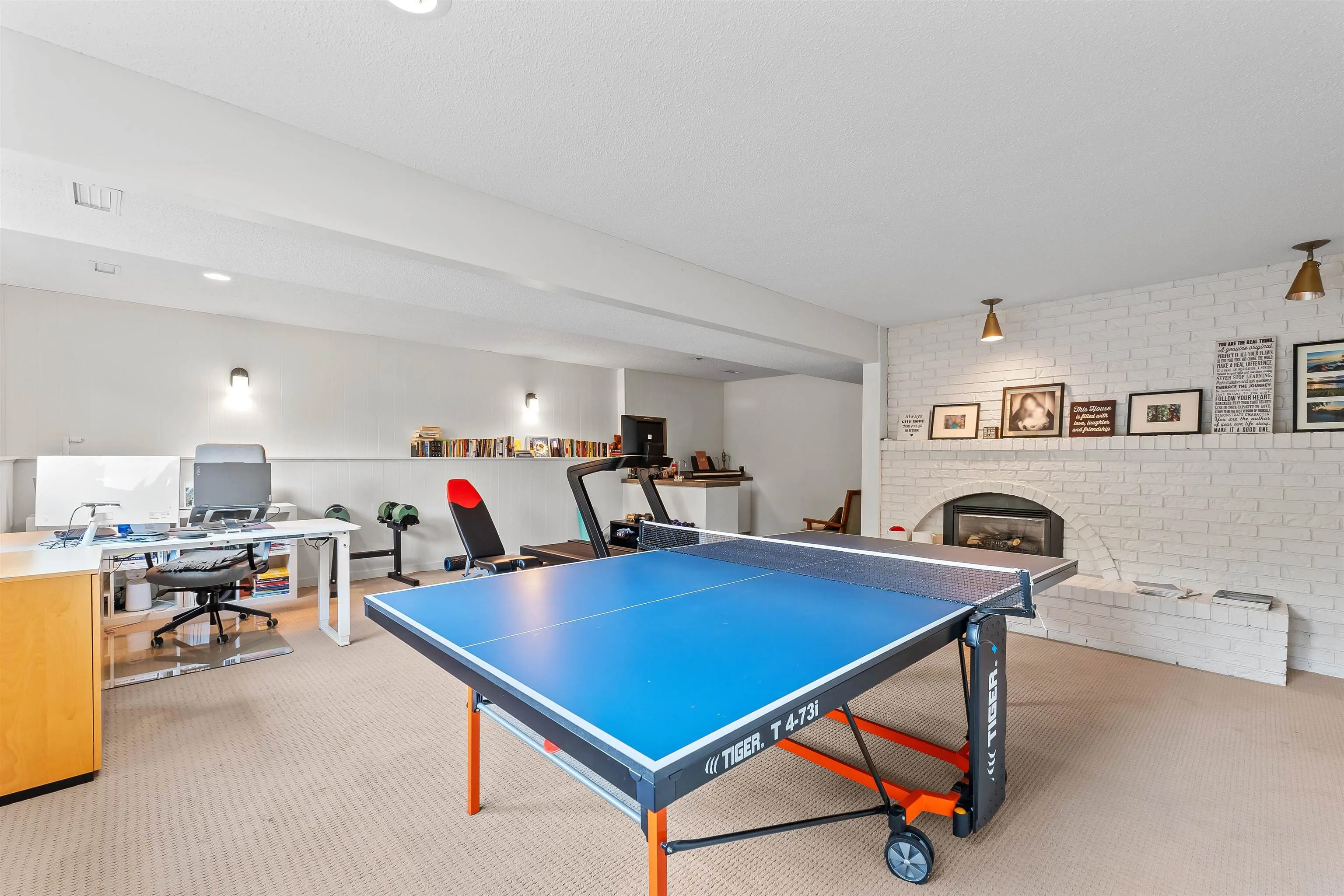 8 Halss Crescent