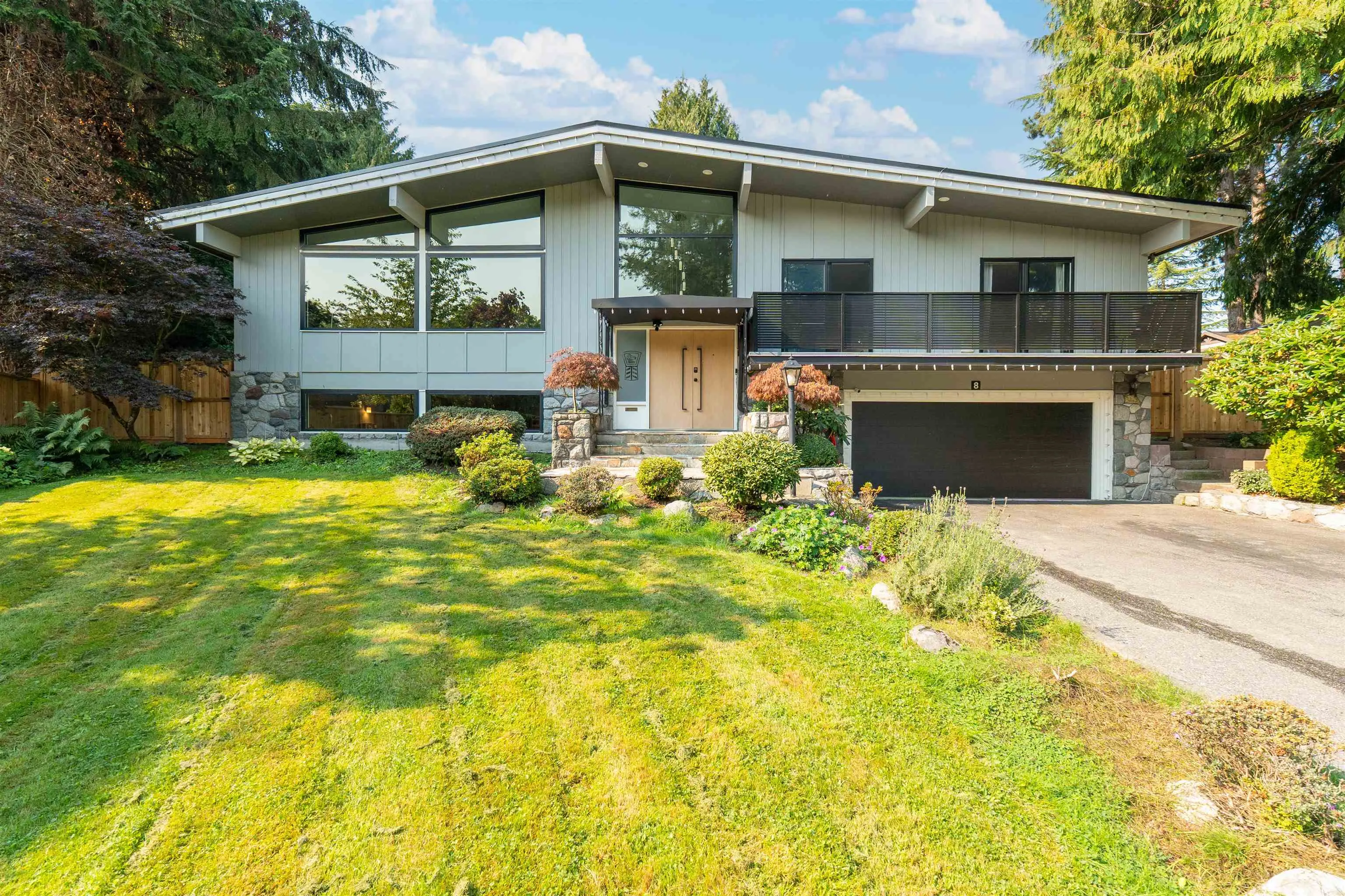 8 Halss Crescent