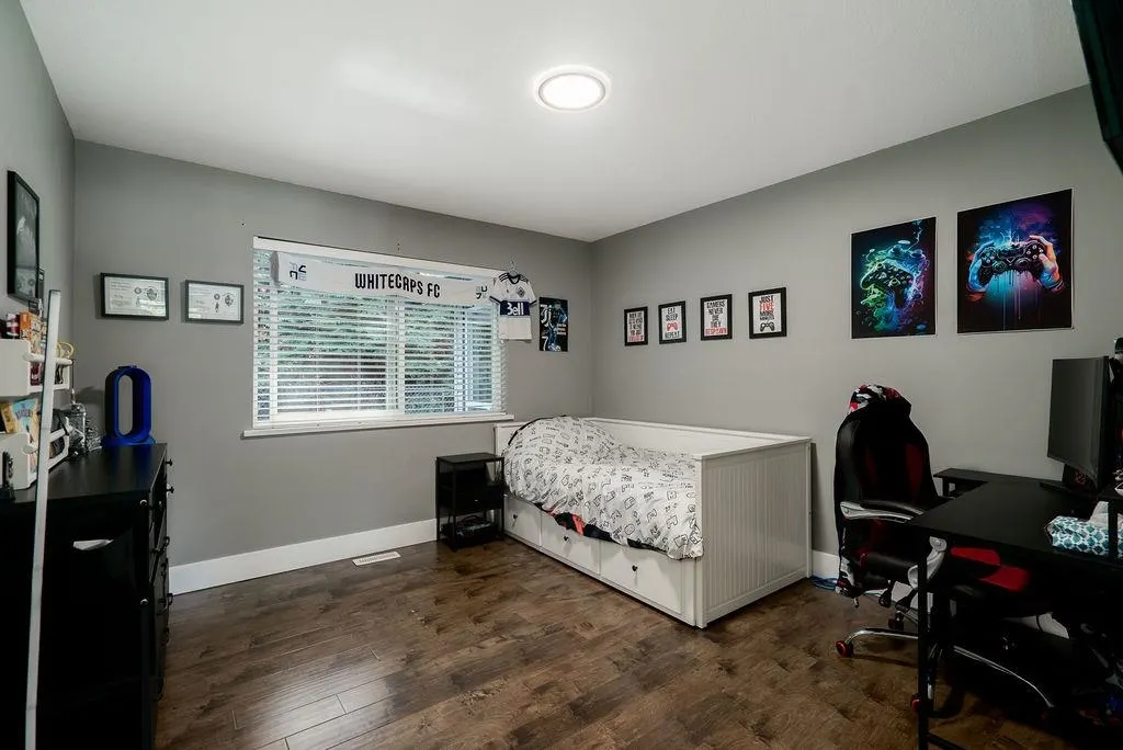 30210 Keystone Avenue