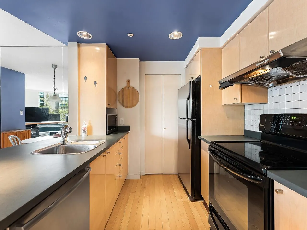 501 1009 Expo Boulevard