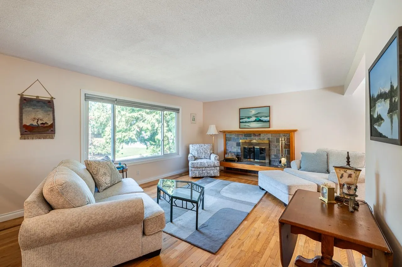 2283 Park Crescent