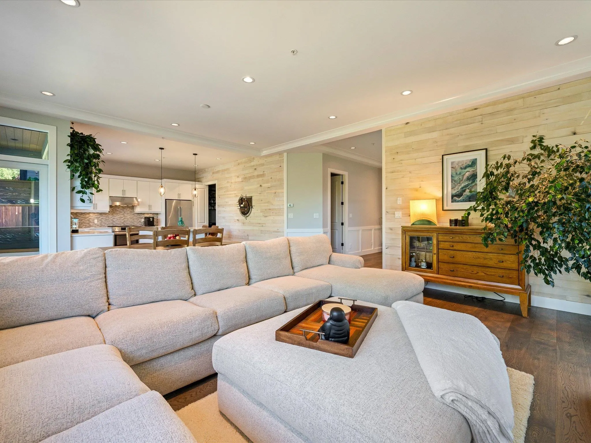 40885 The Crescent