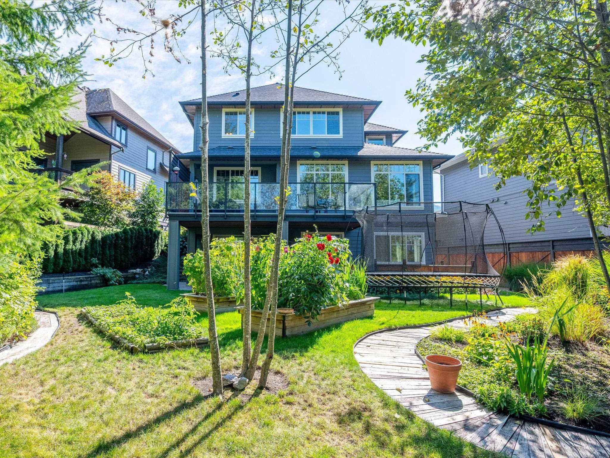 40885 The Crescent