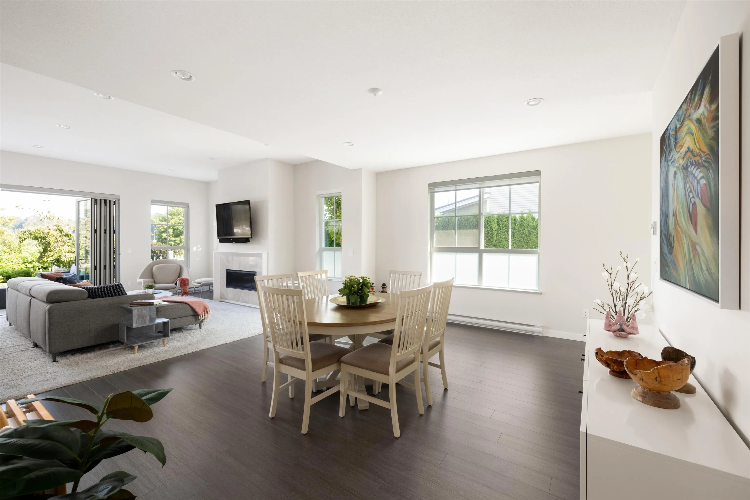 2 5551 Admiral Way