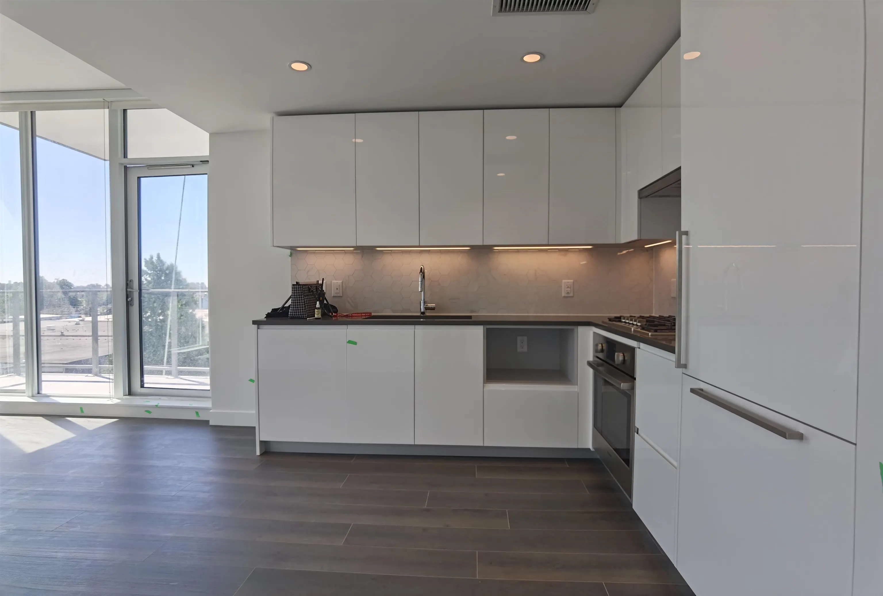 506 8181 Chester Street