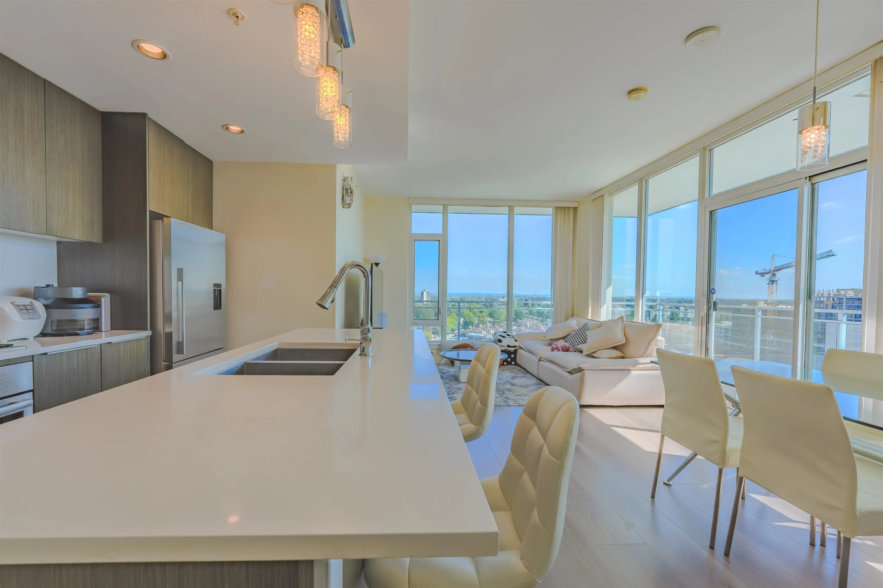 PH 1705 8677 Capstan Way