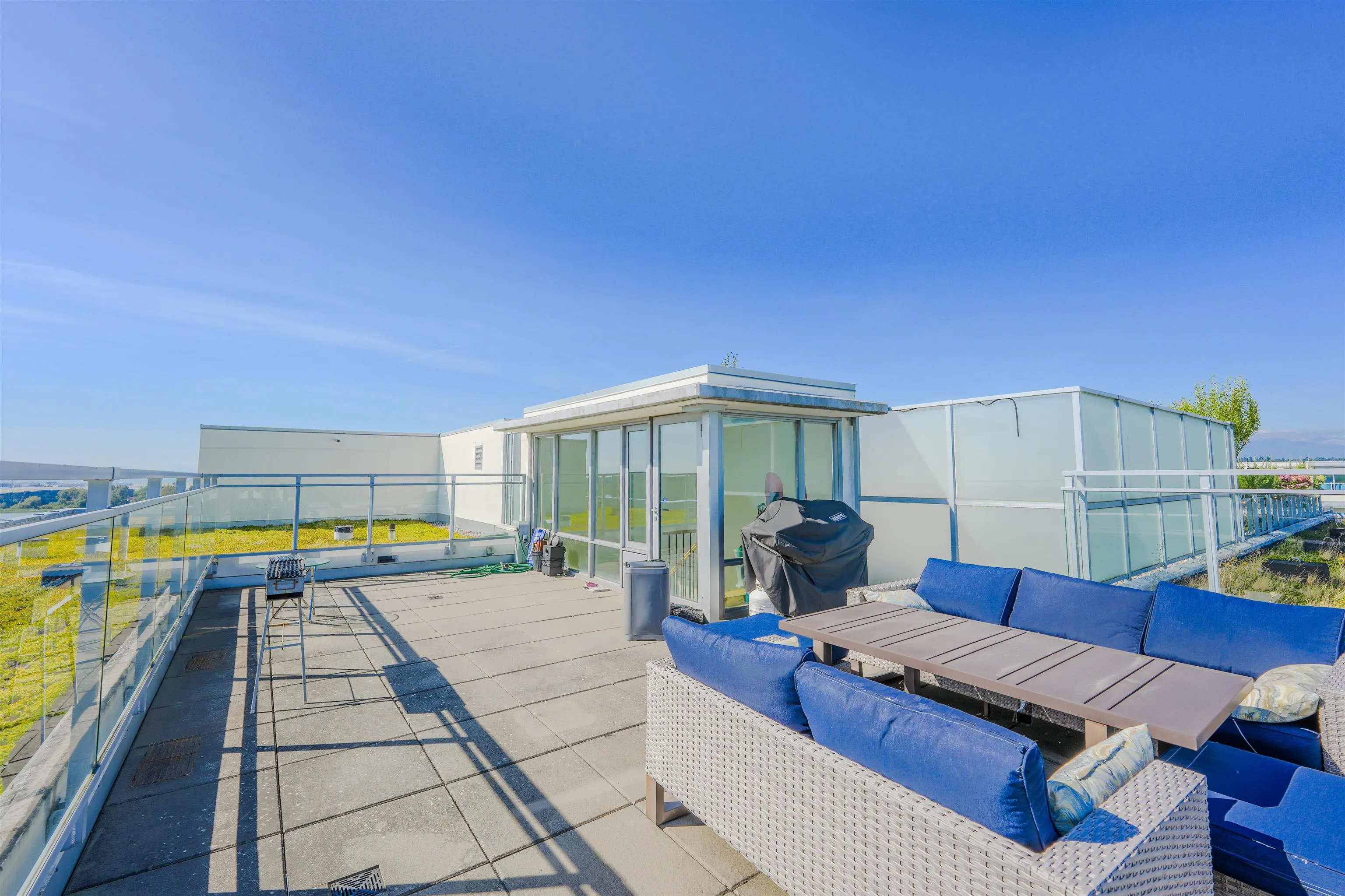 PH 1705 8677 Capstan Way