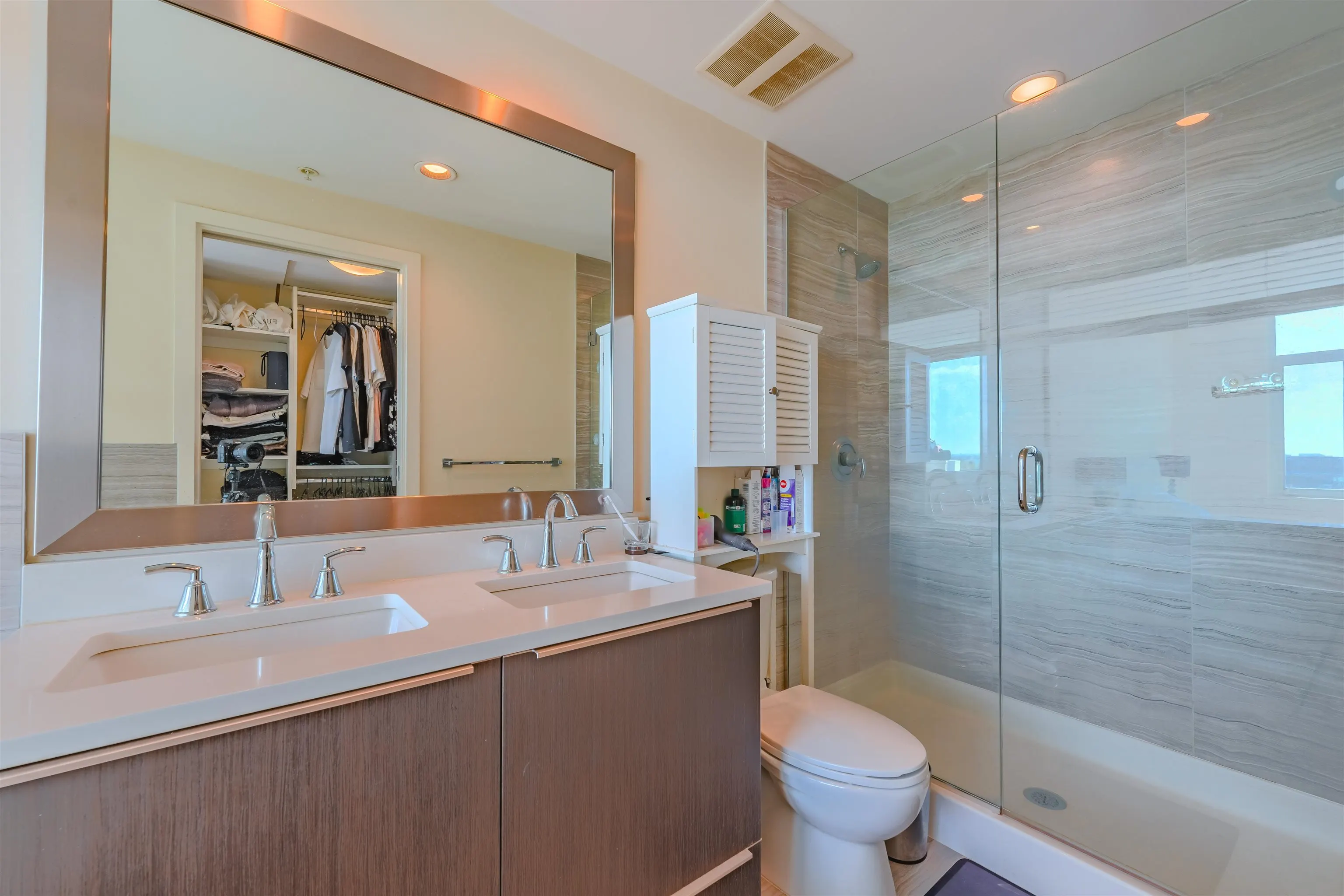 PH 1705 8677 Capstan Way